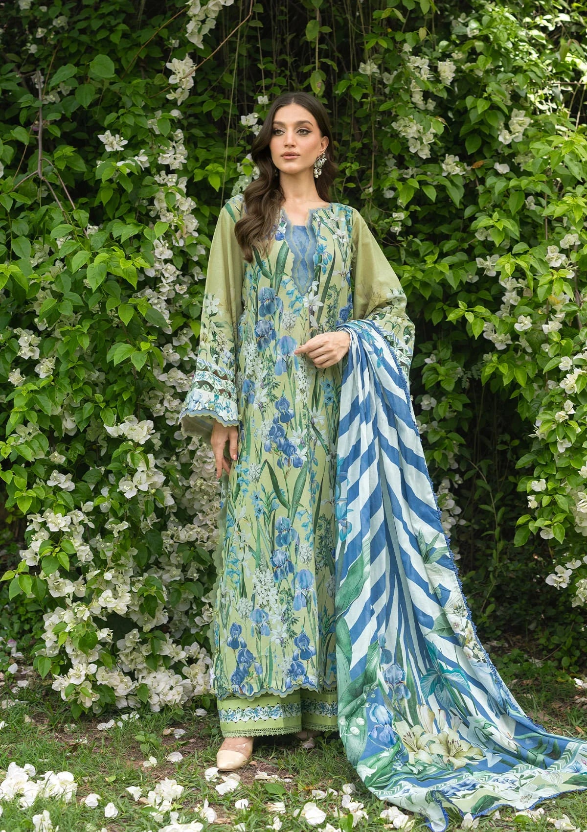 Bridgerton Prints Lawn – EPB-2A GARDEN AFFAIR