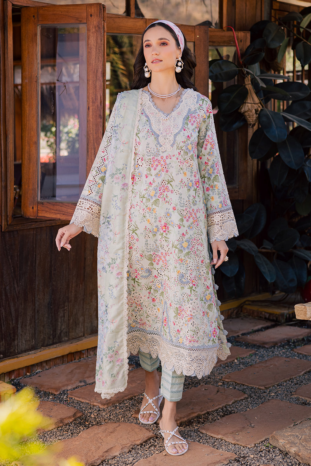 Shezlin Chikankari Eid Edit Lawn – REEM (AV-03)
