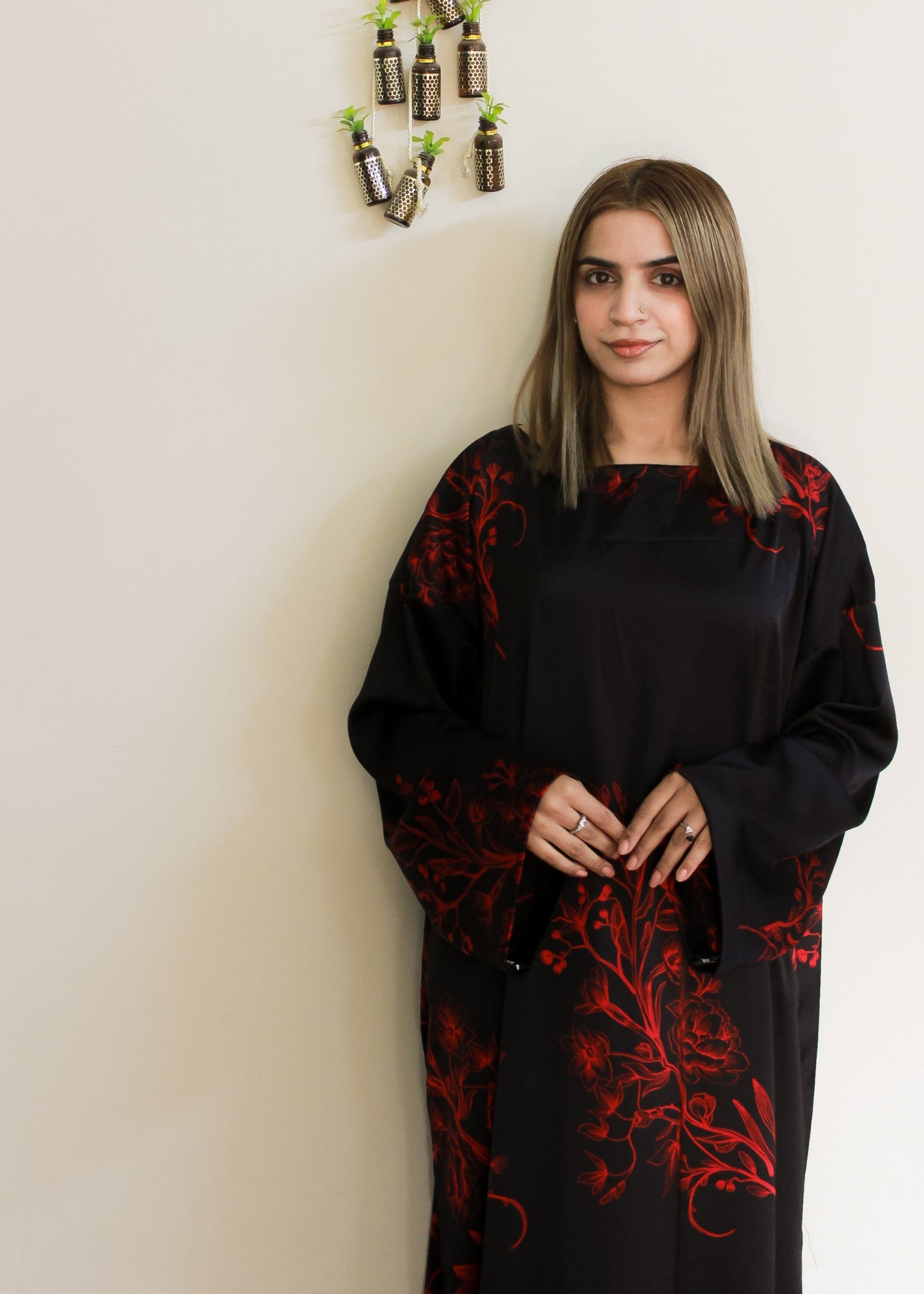 silk Kaftan in Black, red