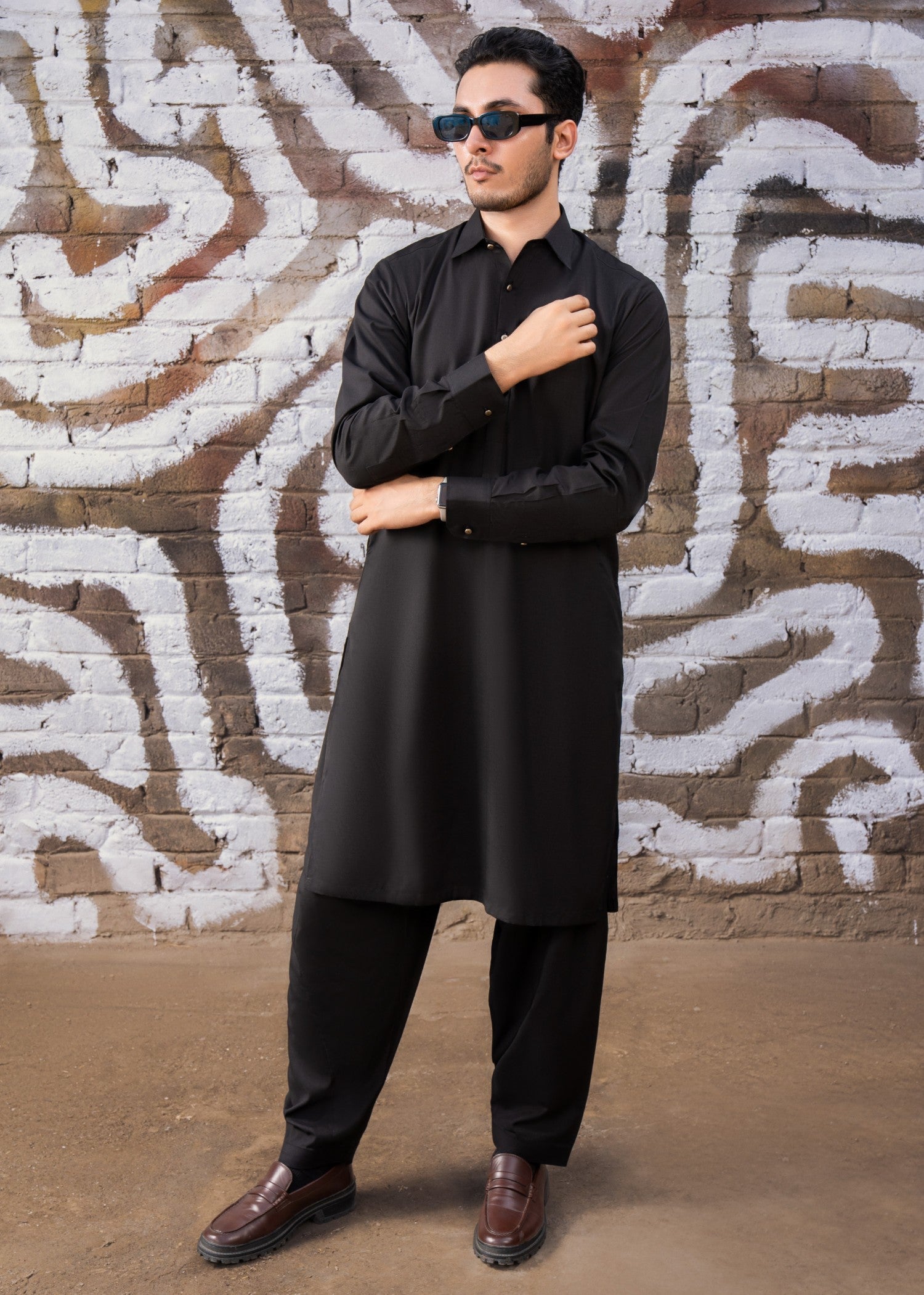 wash & wear Shalwar Kameez in Black