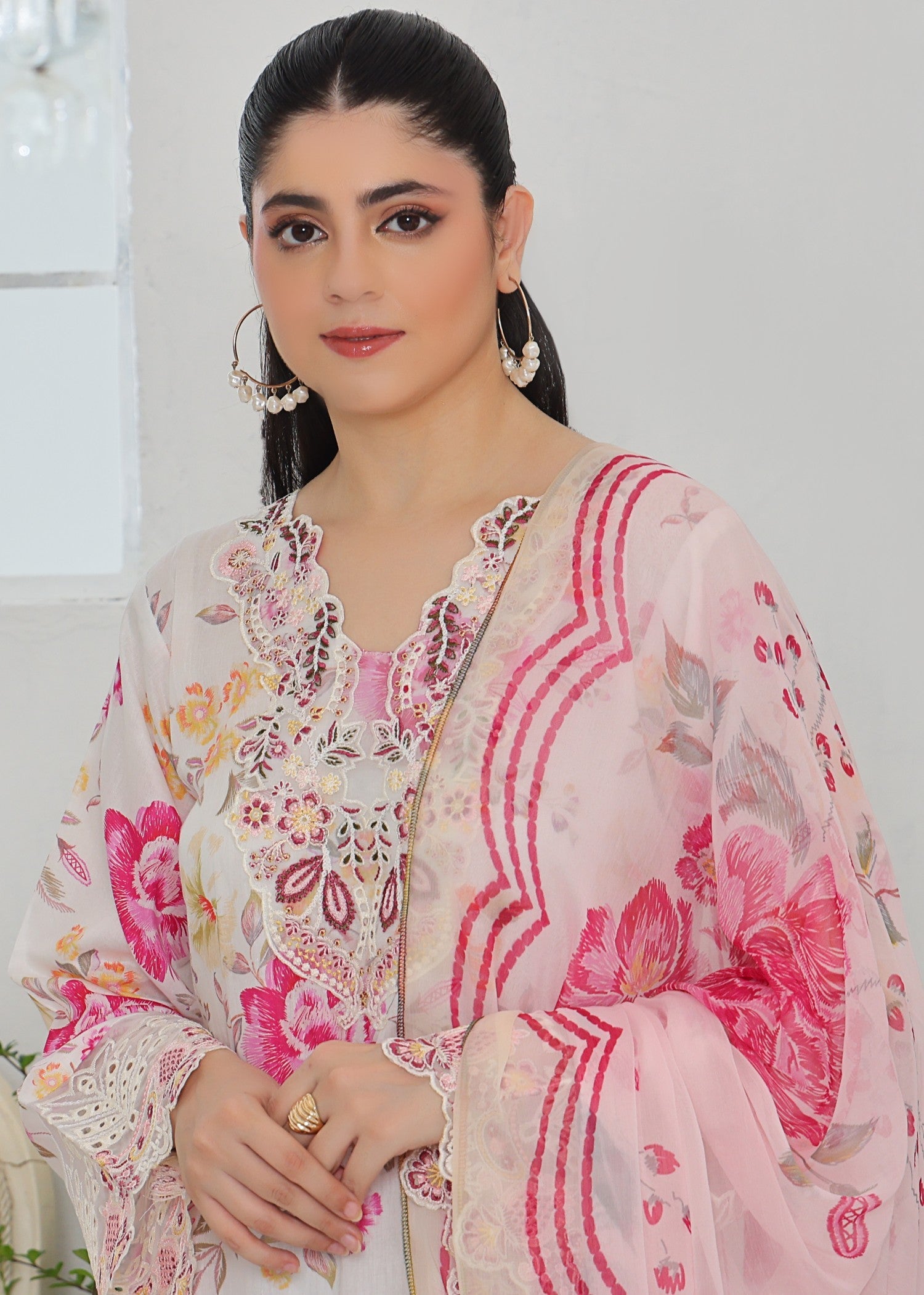 lawn Unstitched in Pink lace