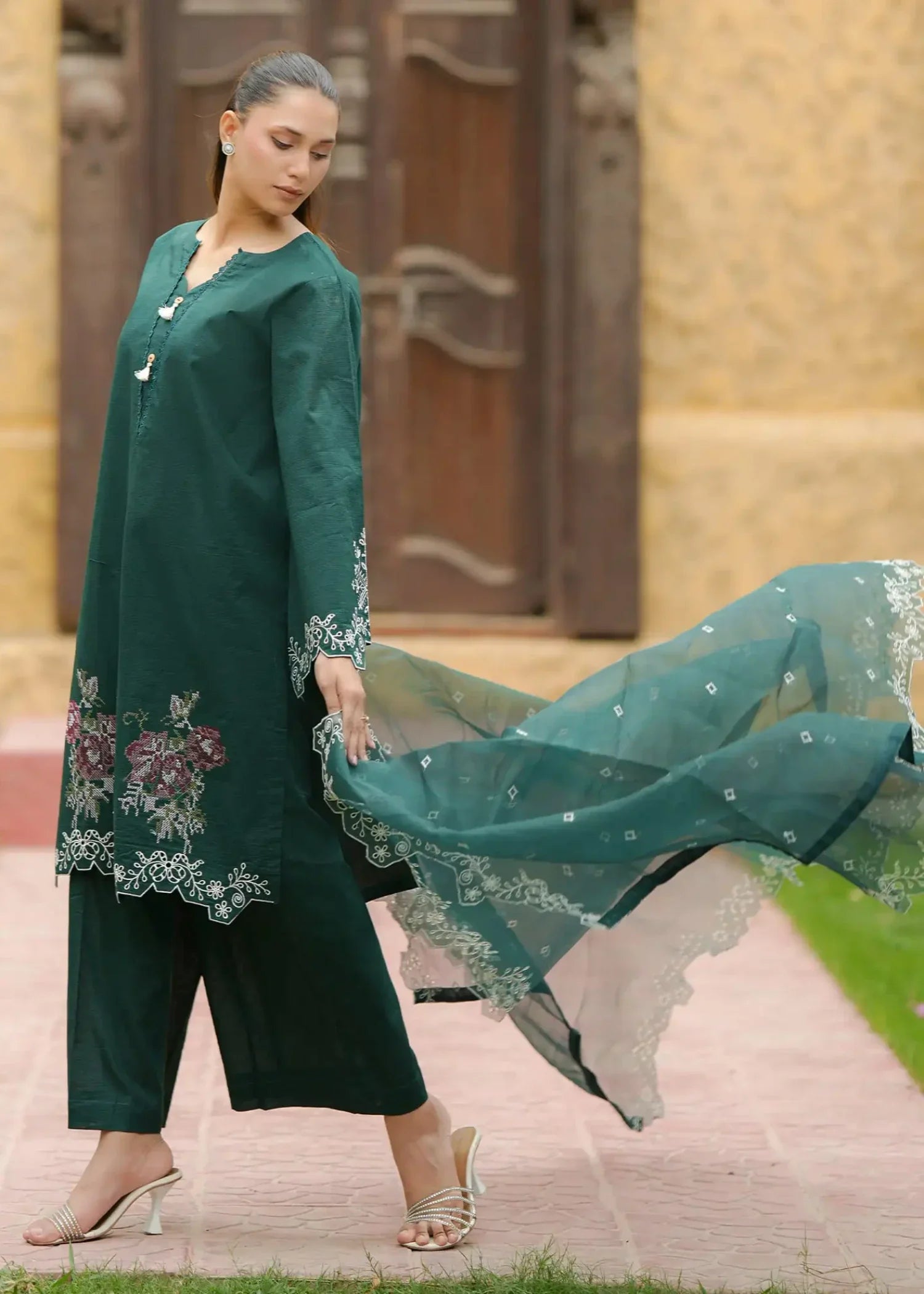 textured lawn Kurta Set in Dark green
