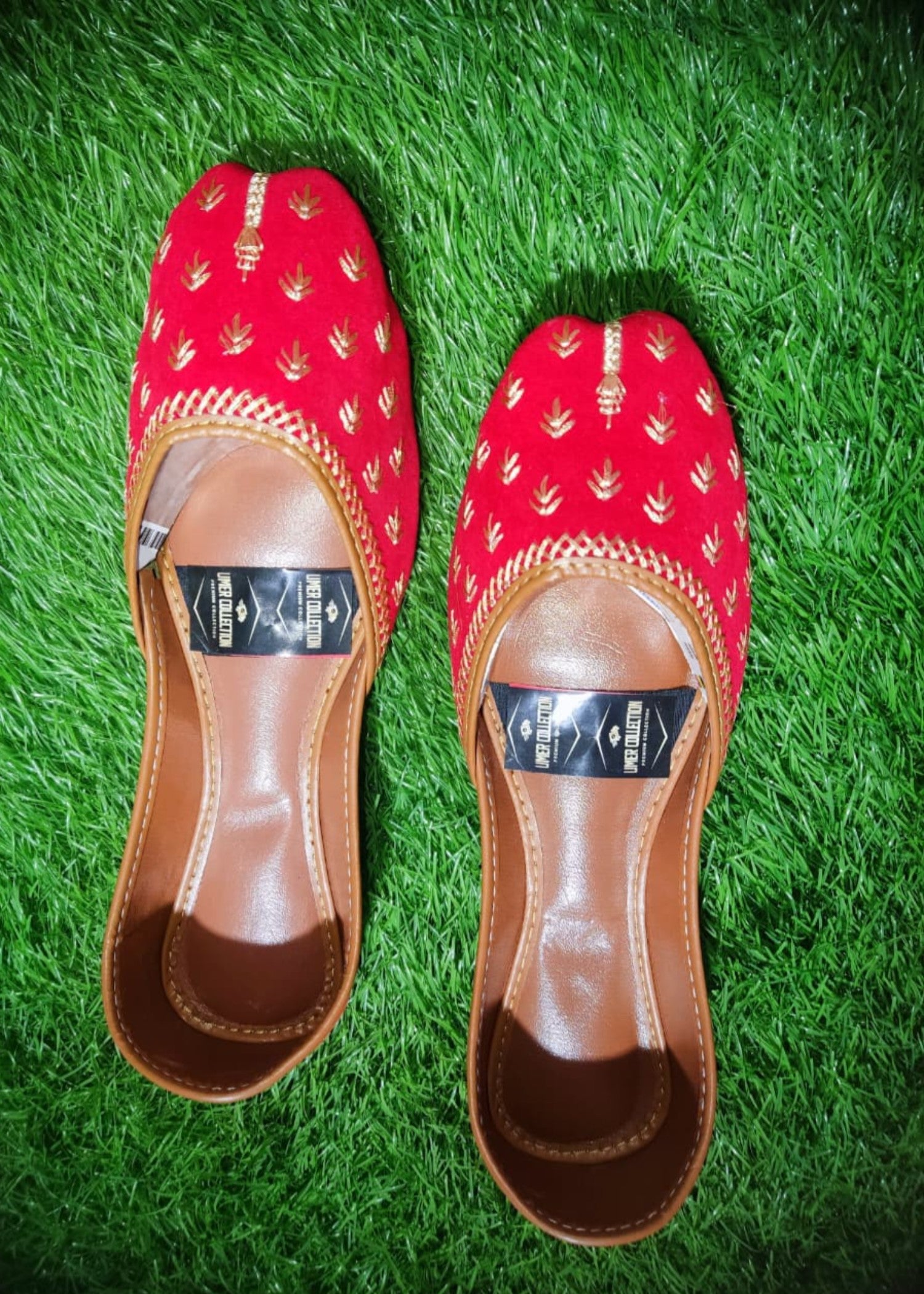 Khussa in Venetian red by - High Quality Women Khussa IST0418