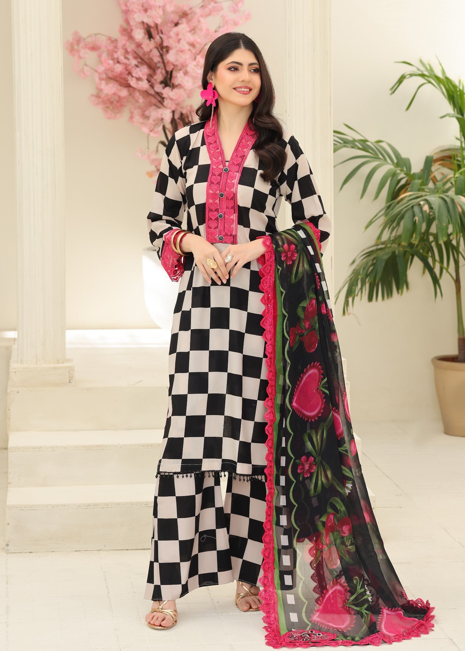 lawn Kurta Set in Black, pearl white