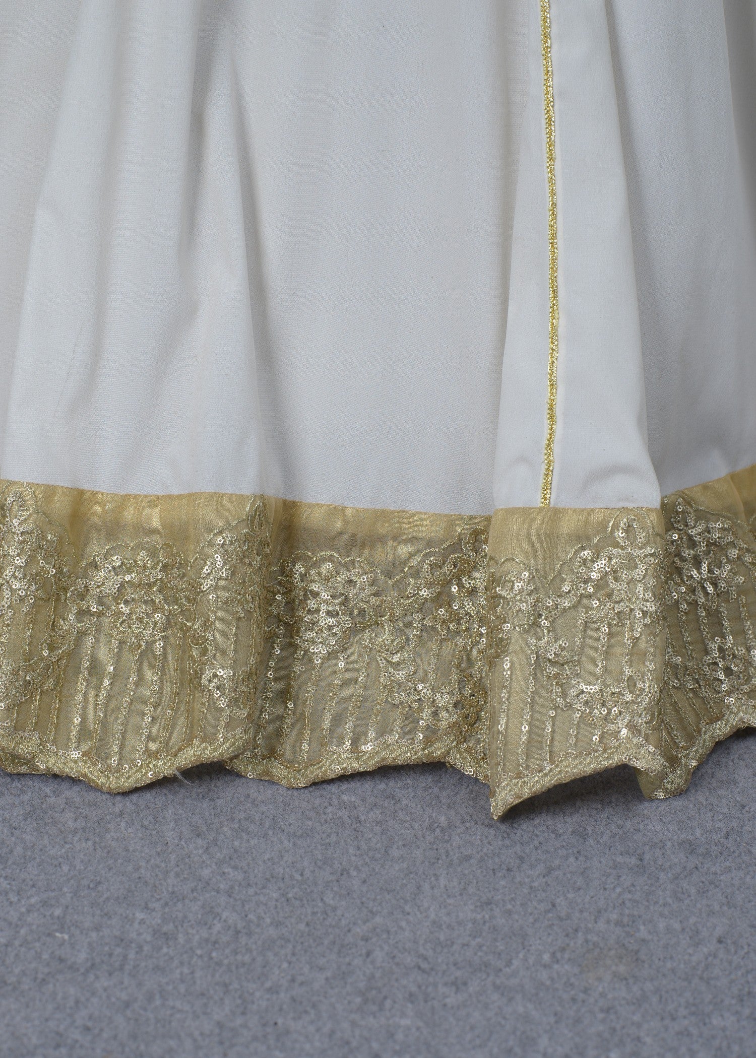 organza net Maxi in Off-white, goldenrod