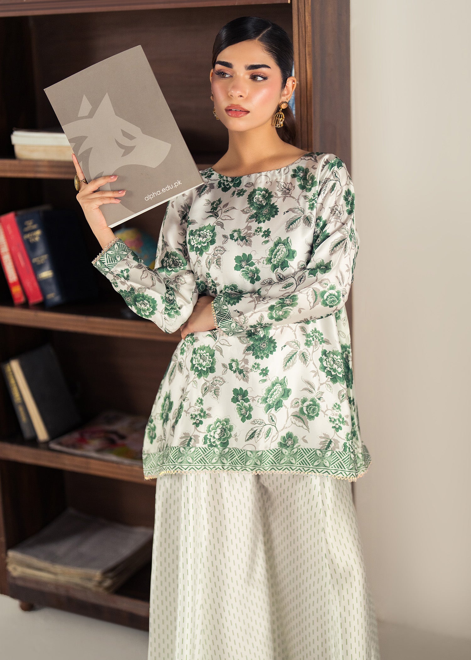 charmuse/shamooz Kurta Set in Cream