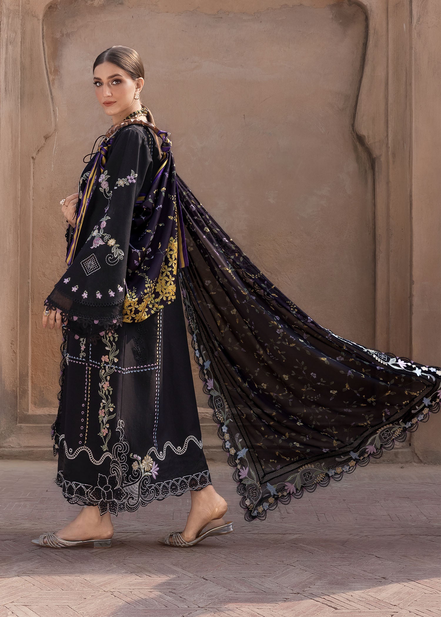 Flow Luxury Lawn – FLORAL SERENITY - D1A