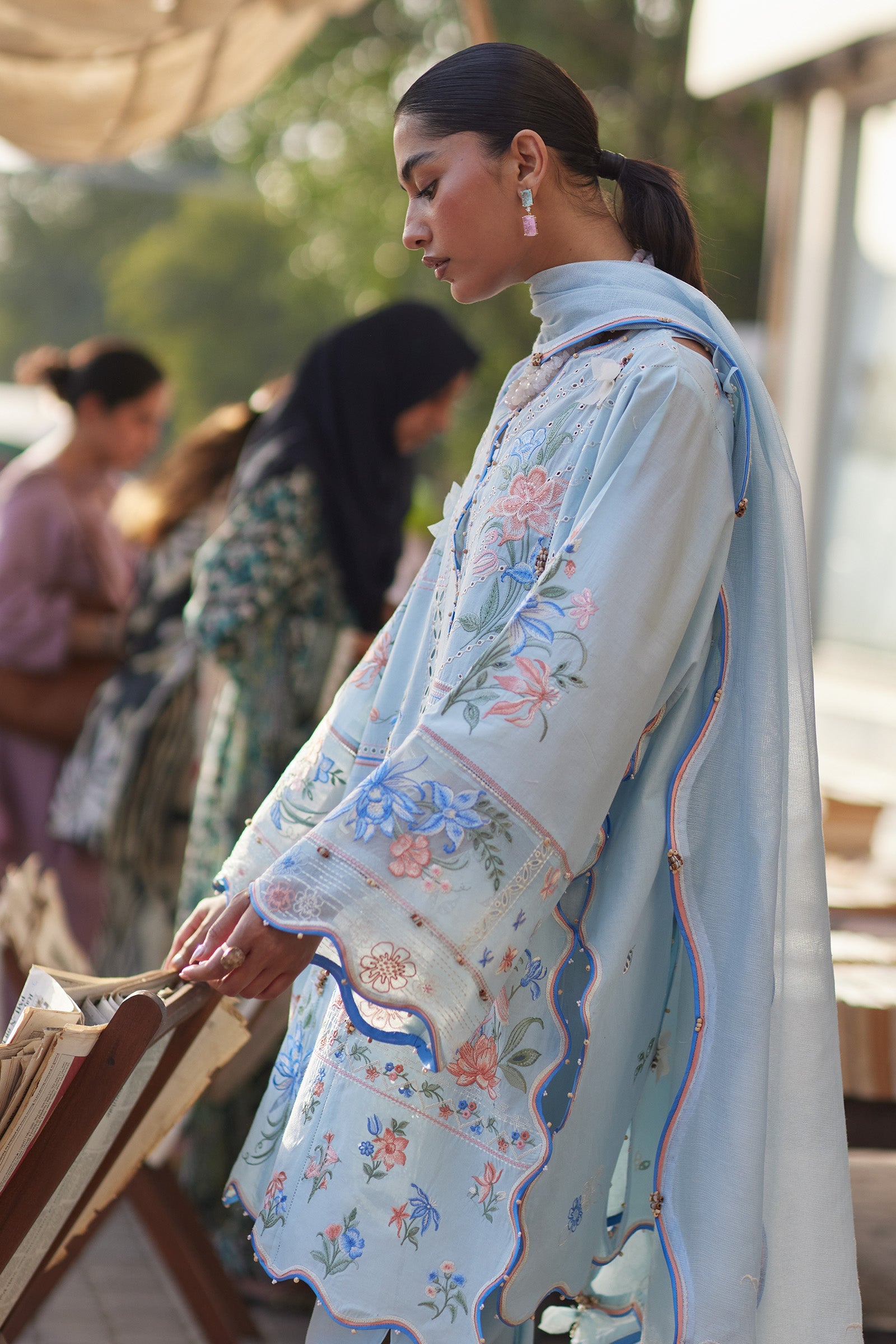 Festive Luxury Lawn – Forget Me Not Breeze (Z-10)