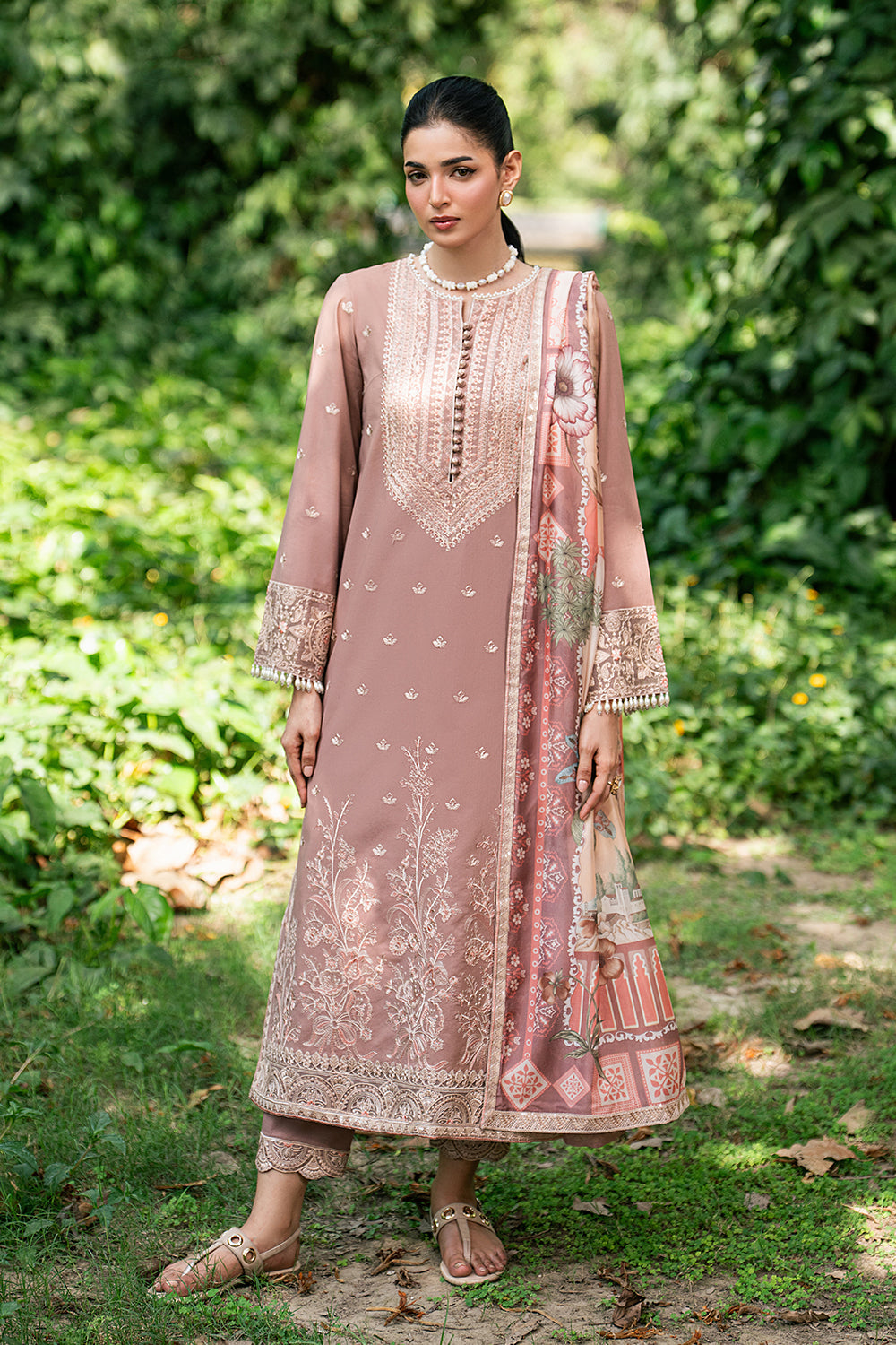 Luxury Lawn – CAMELLIA - MSU0626