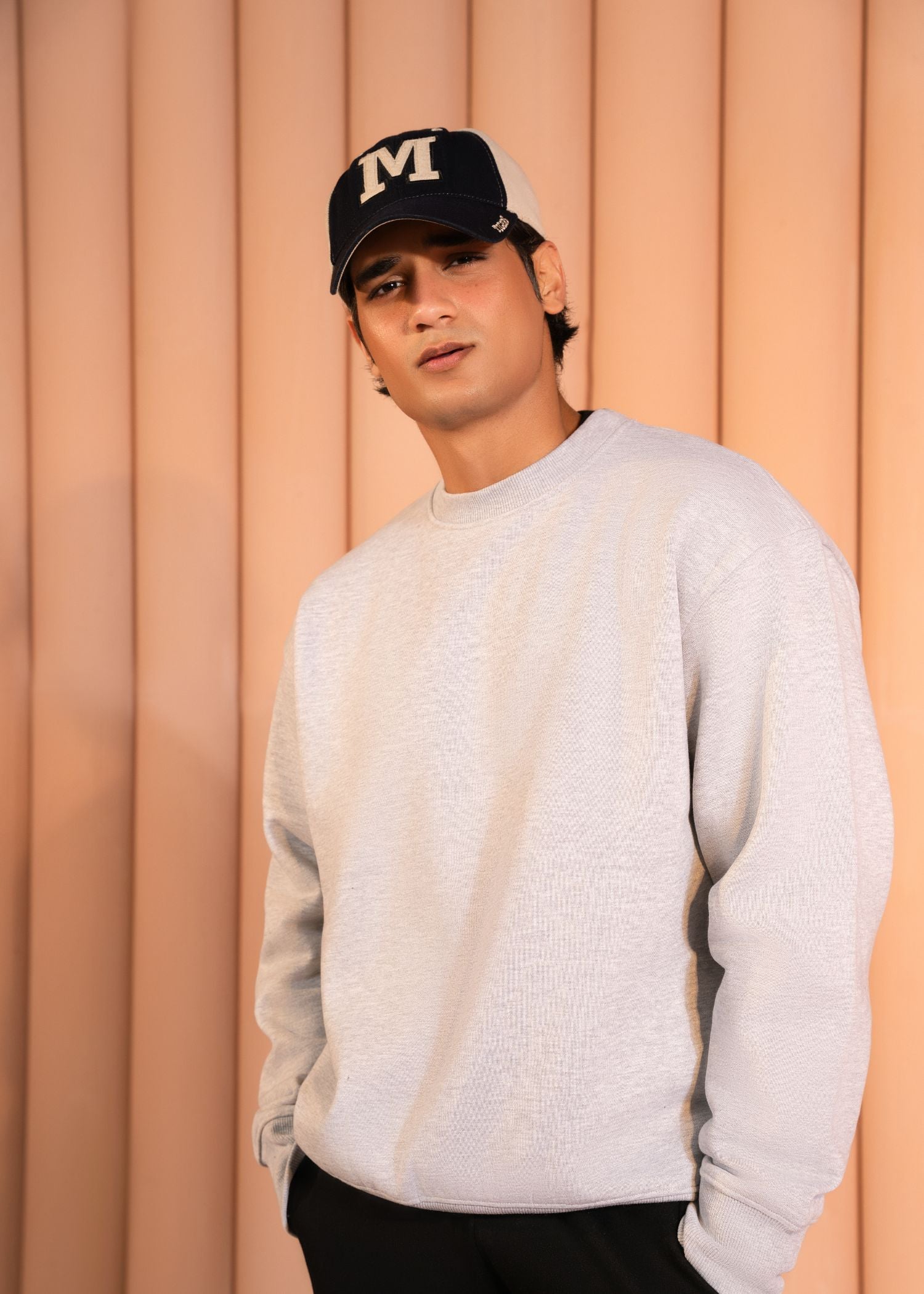 fleece Sweatshirt in Grey by DAZE