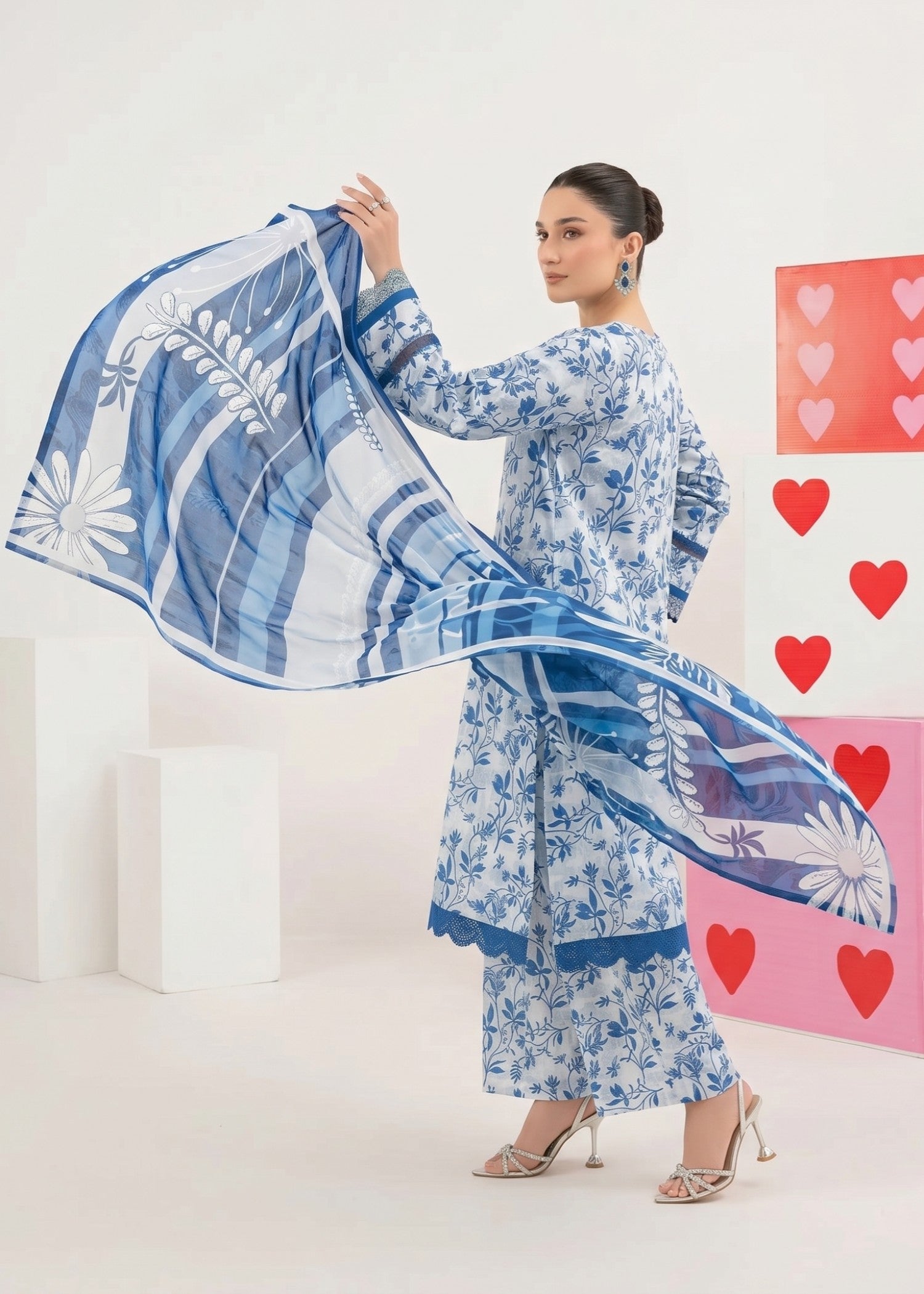 lawn Kurta Set in Ice blue, cobalt blue