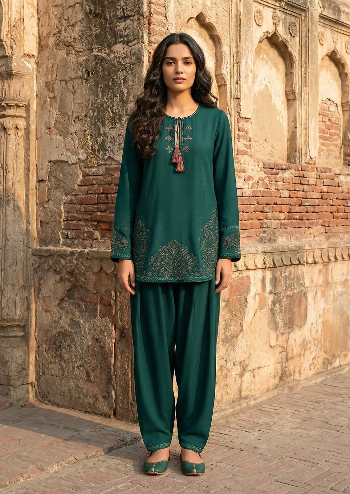 fine khaddar Kurta Set in Forest green