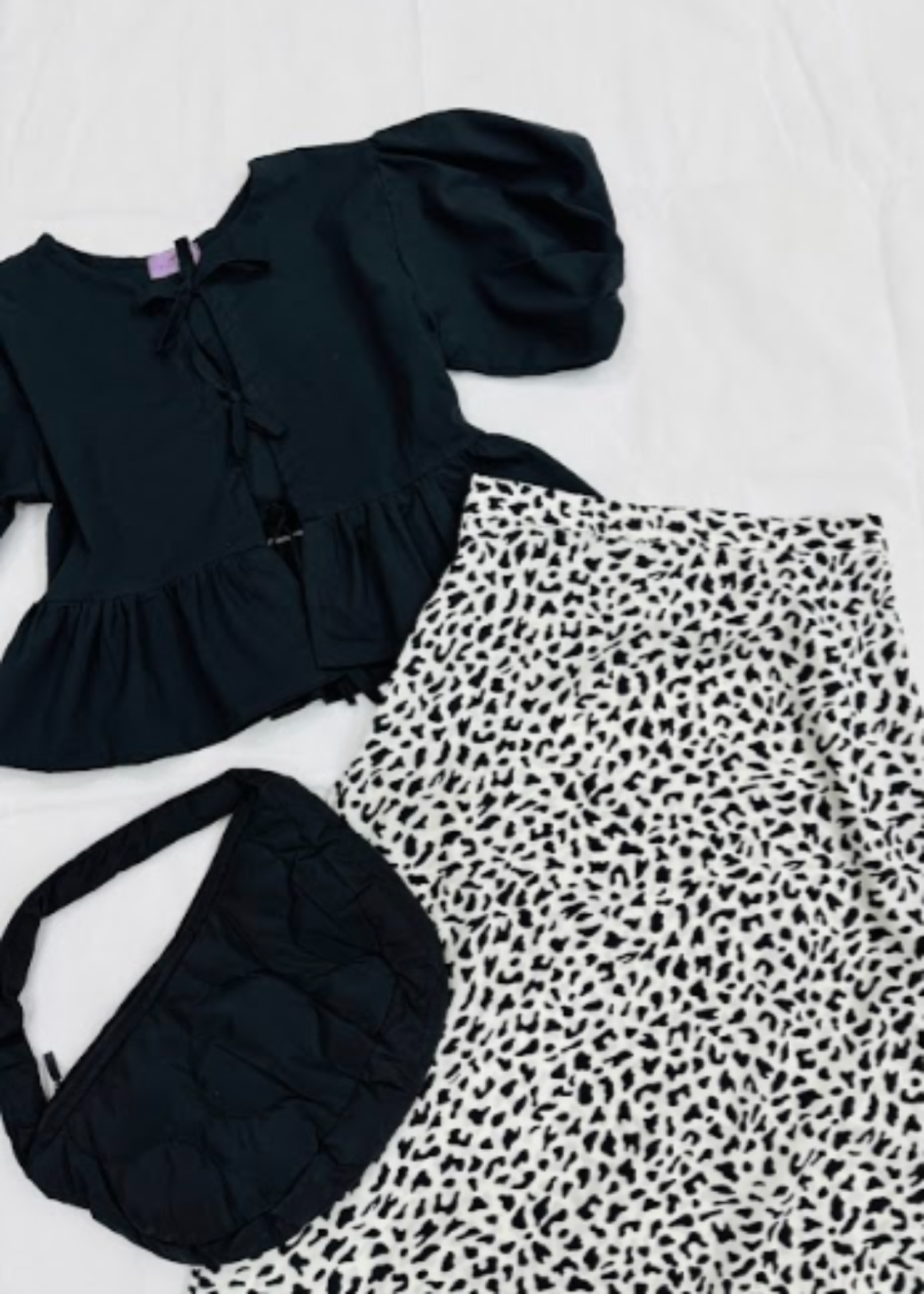 grip Skirt in Black, white