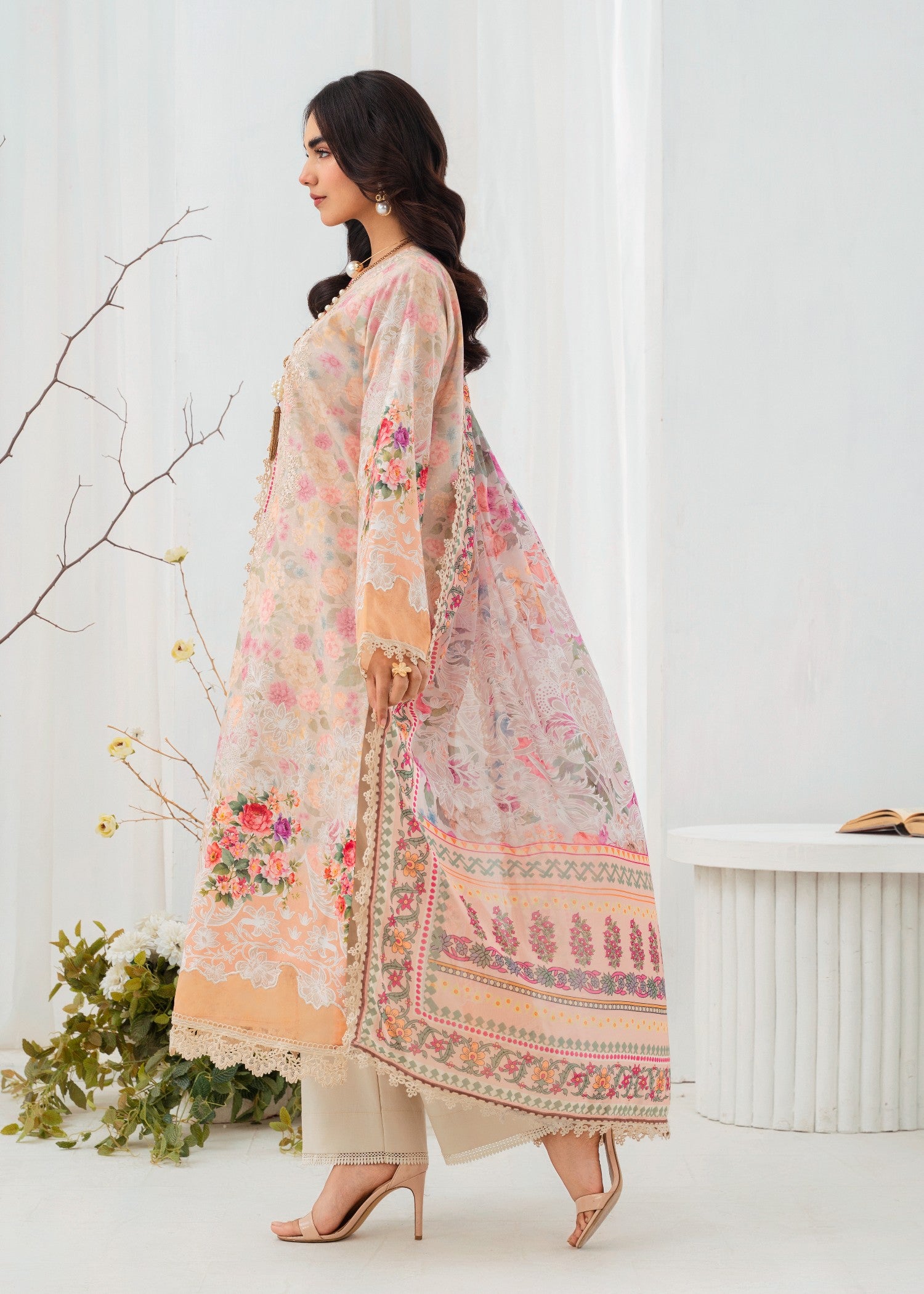 lawn Kurta Set in Light pink