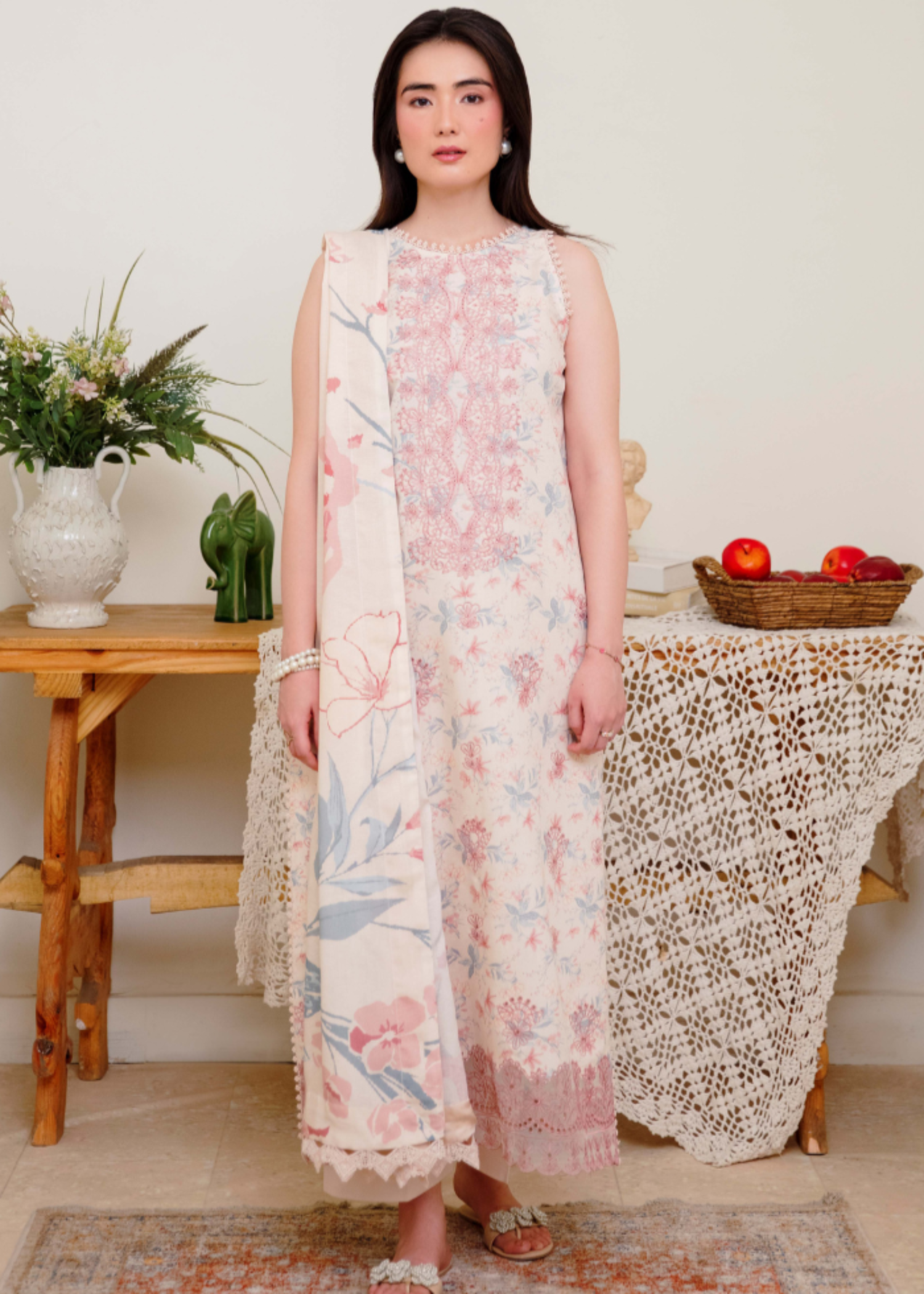 karandi Kurta Set in Floral white