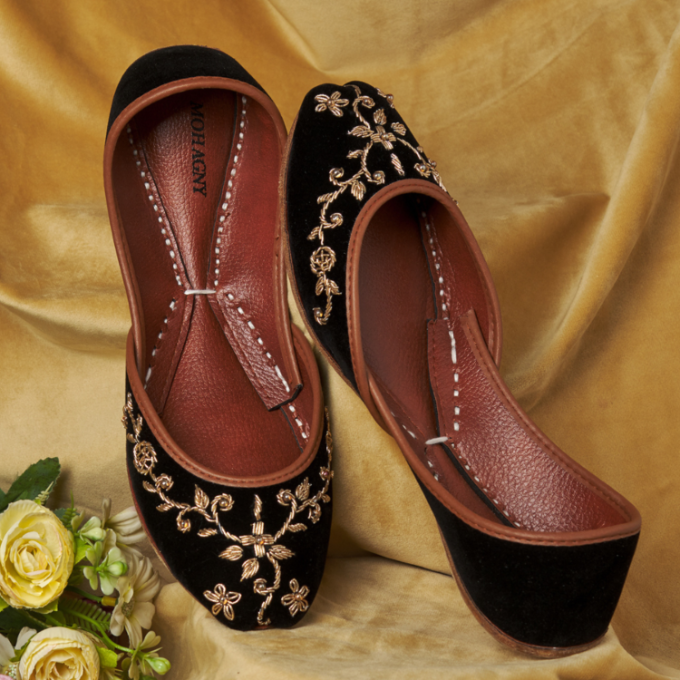 Khussa in Black by - High Quality Women Khussa TID9964