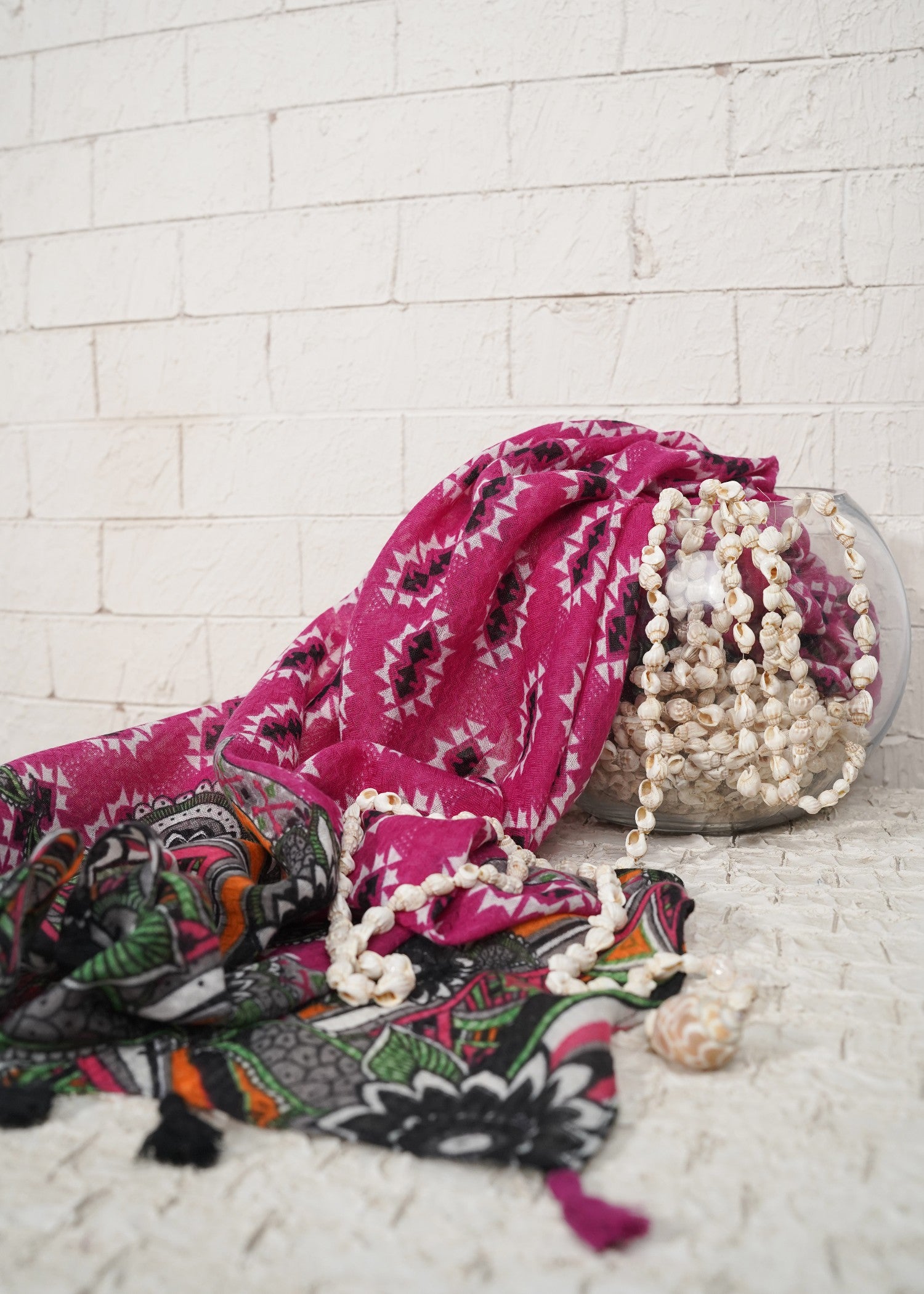 lawn Hijab in Magenta, multi