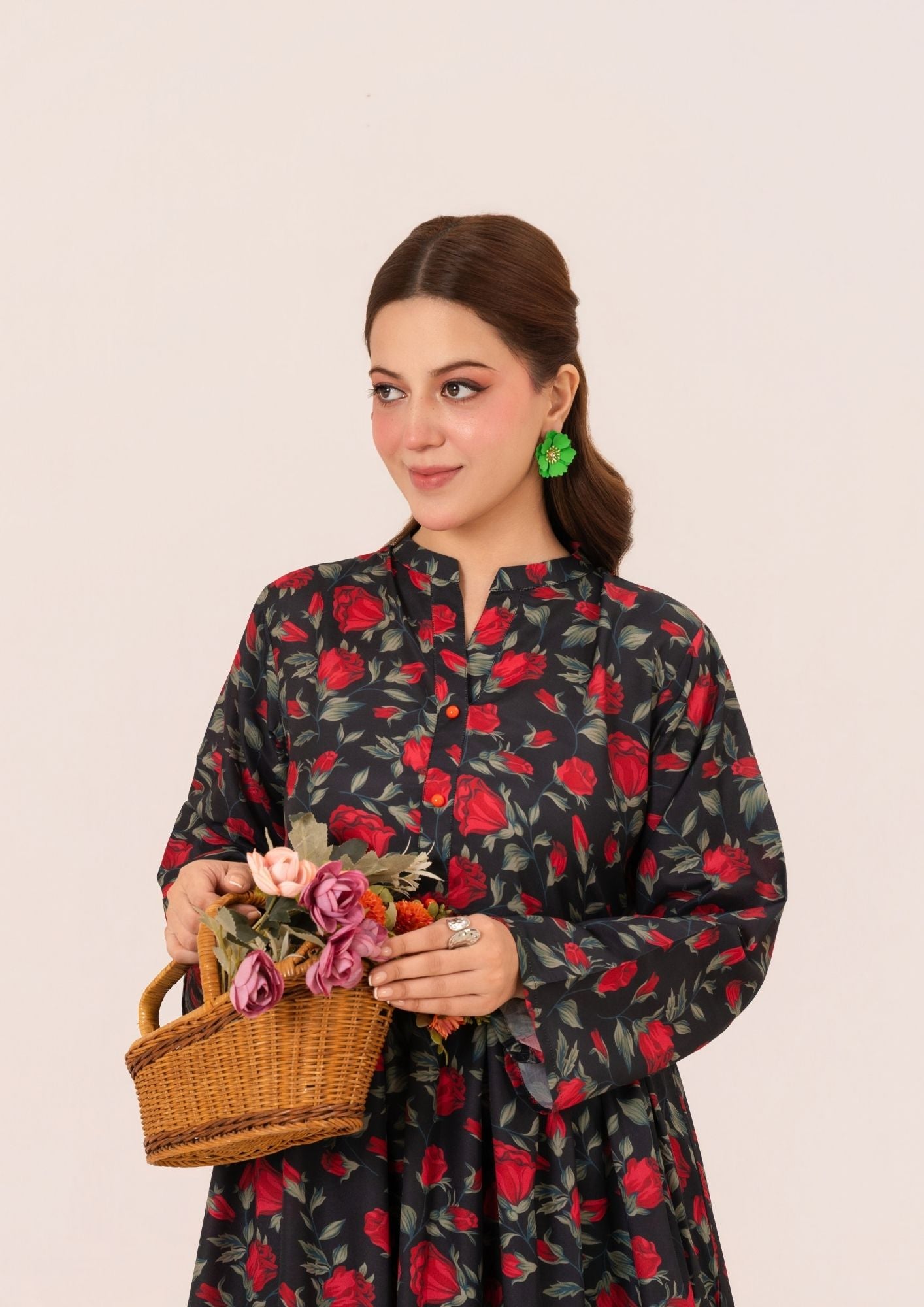 arabic lawn Maxi in Black