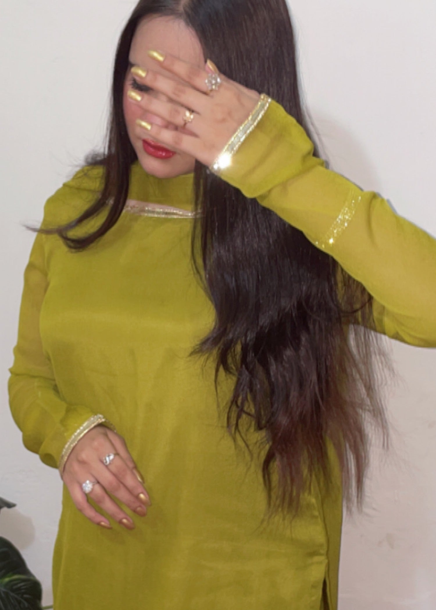 bemberg crinkle chiffon Kurta Set in Olive green