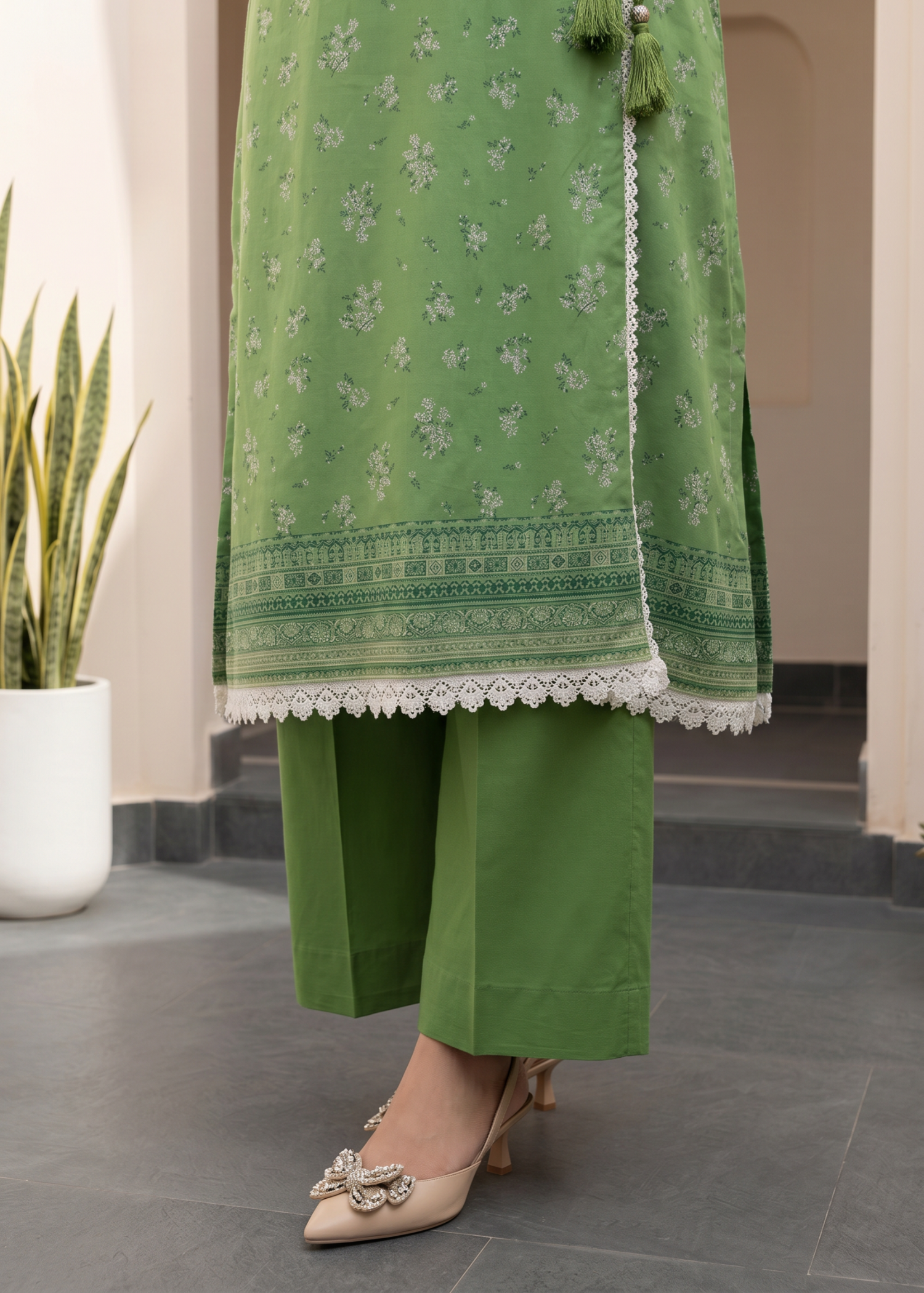 lawn Unstitched in Kelly green