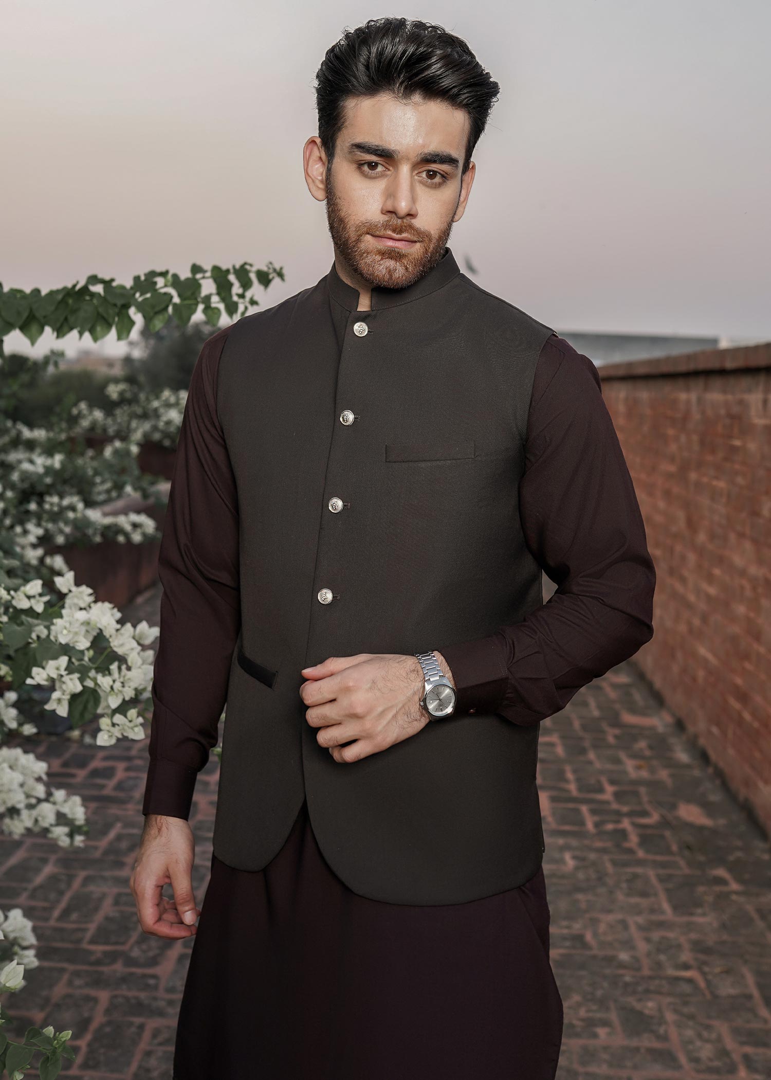wash & wear Waistcoat in Dark brown
