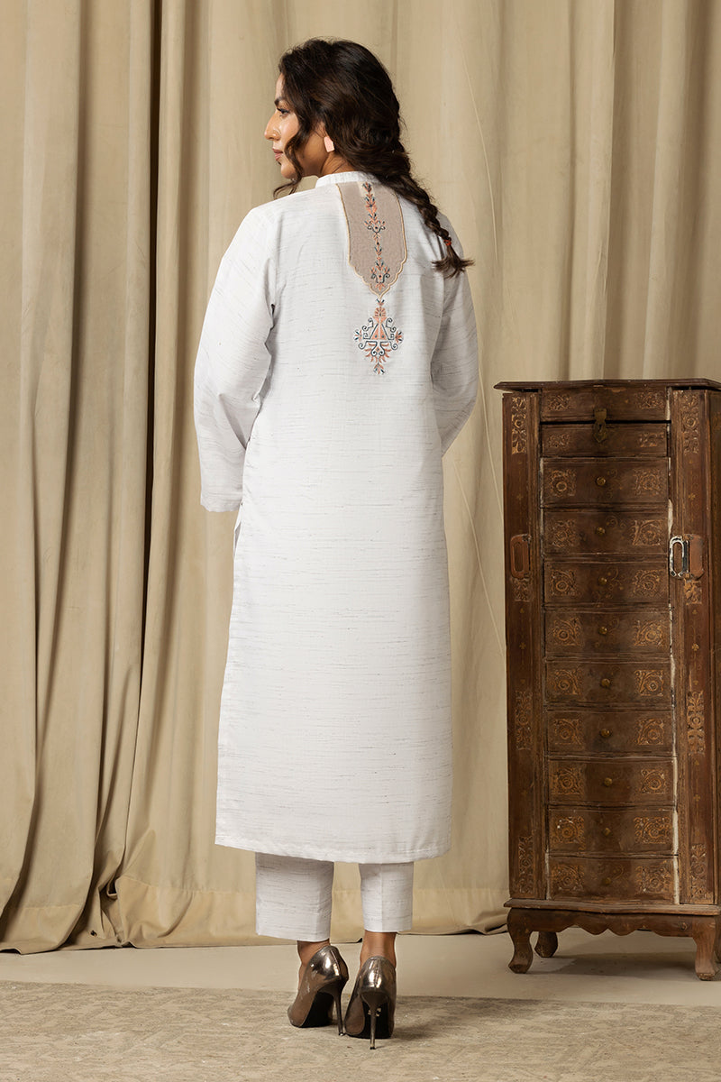 blended satin Kurta Set in Off-white