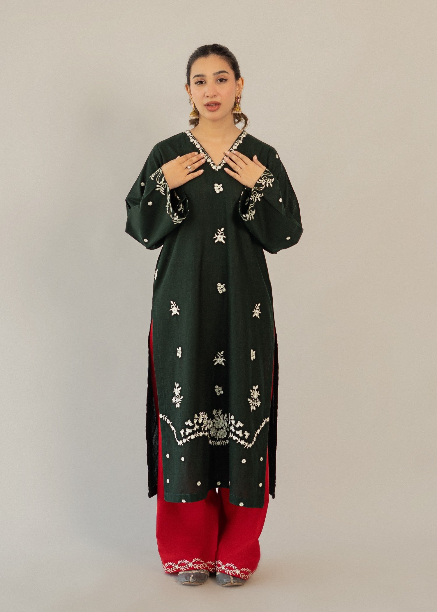 slub khaddar Kurta Set in Bottle green, red