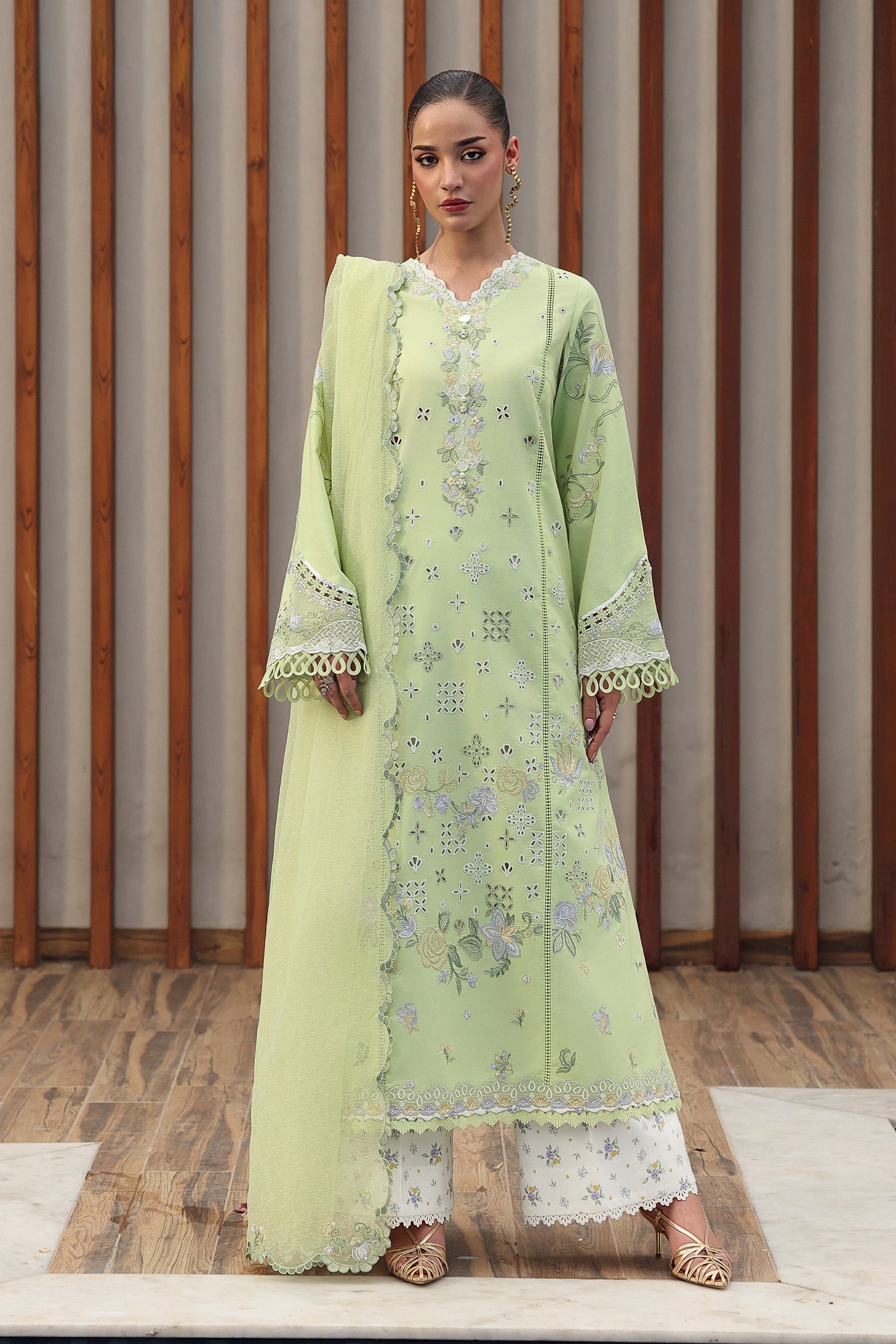 Qline Lawn Drop II – QKL-05 AYANA
