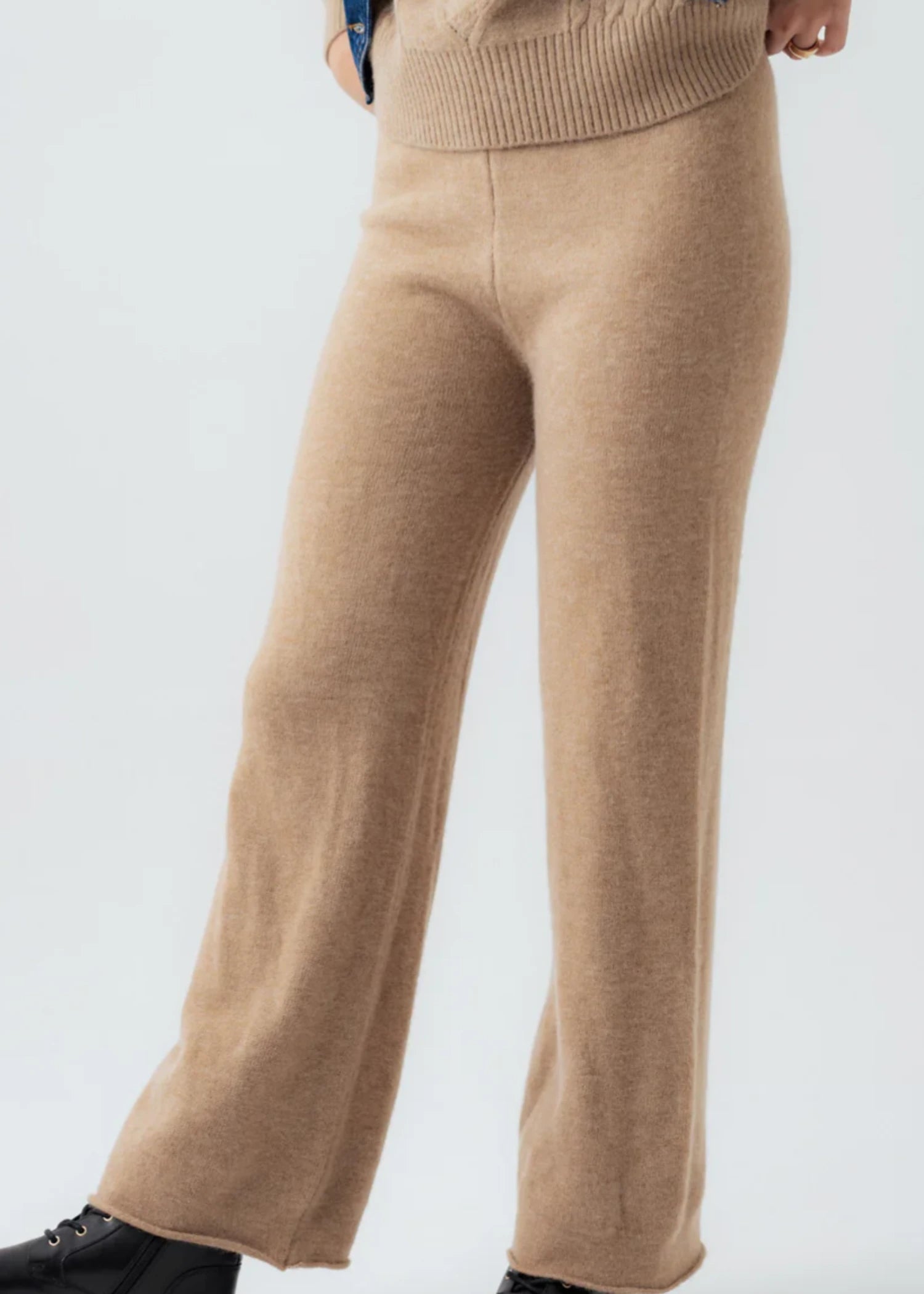 wool Trousers in Tan brown