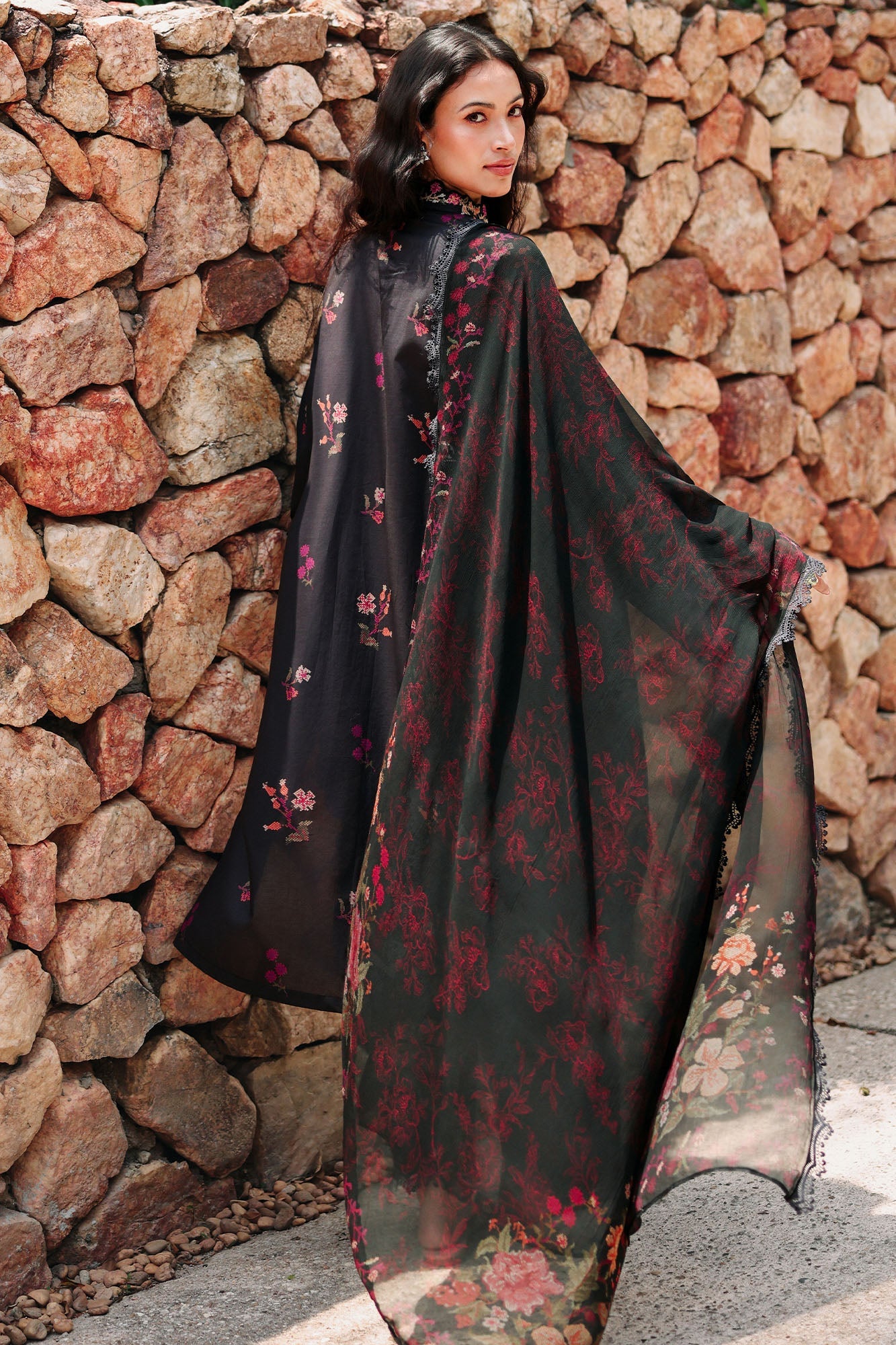 Eid Lawn Edit – Shadow Grace