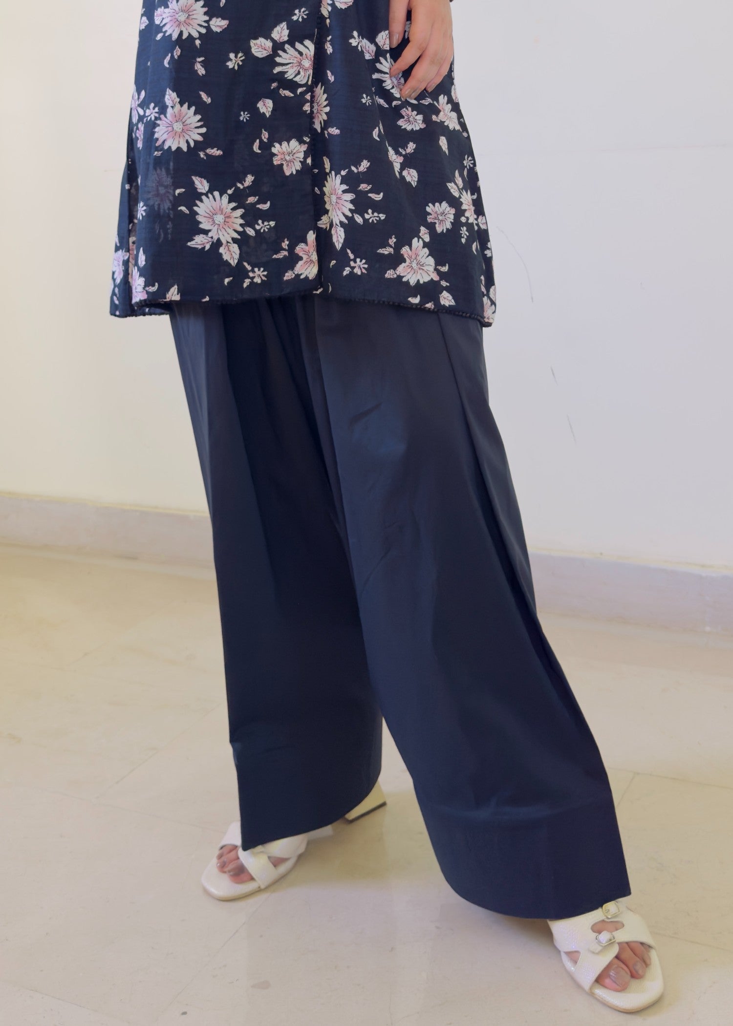 cambric Angrakha in Off-white, midnight blue, black