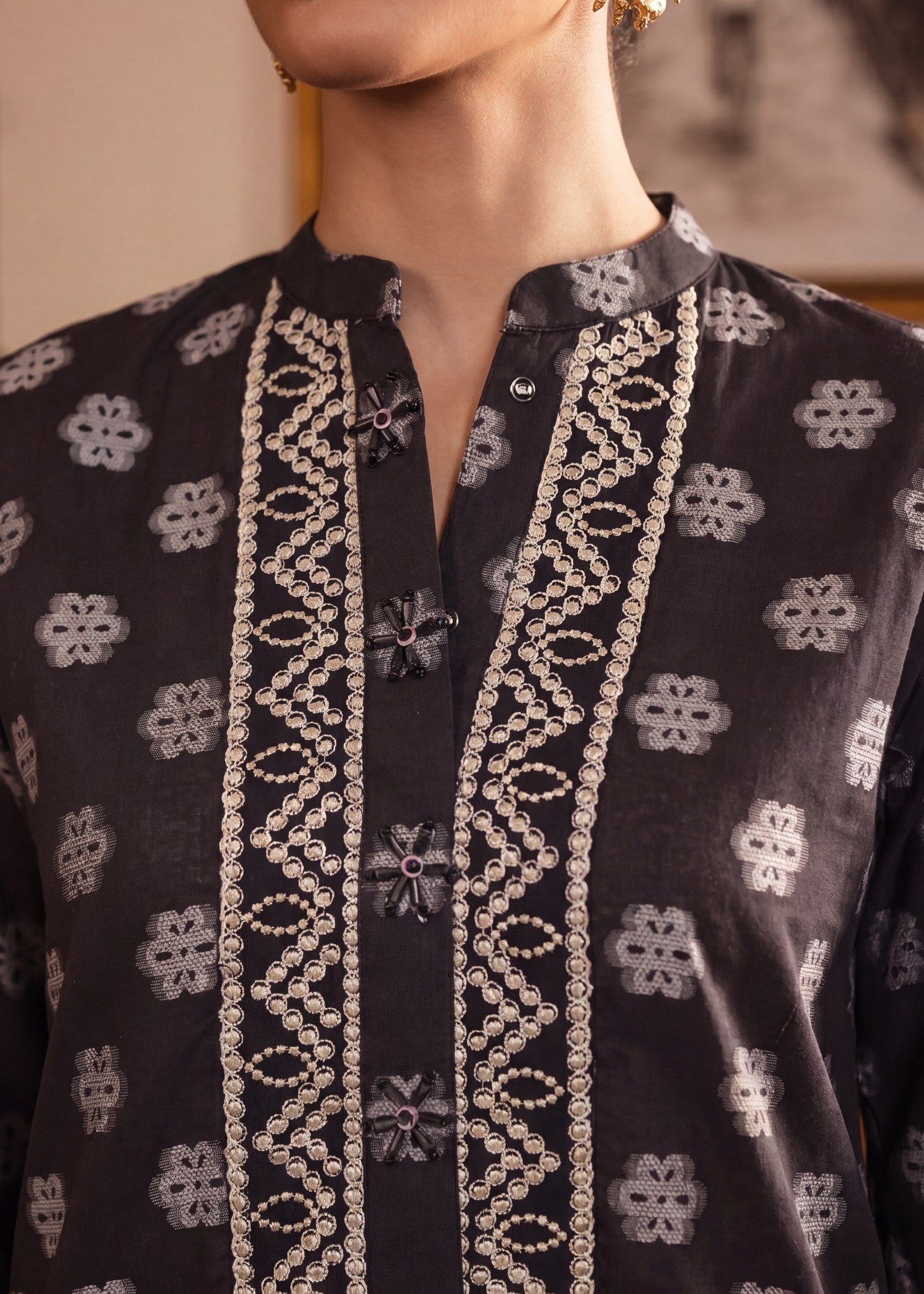 brochea jacquard Kurta Set in Black