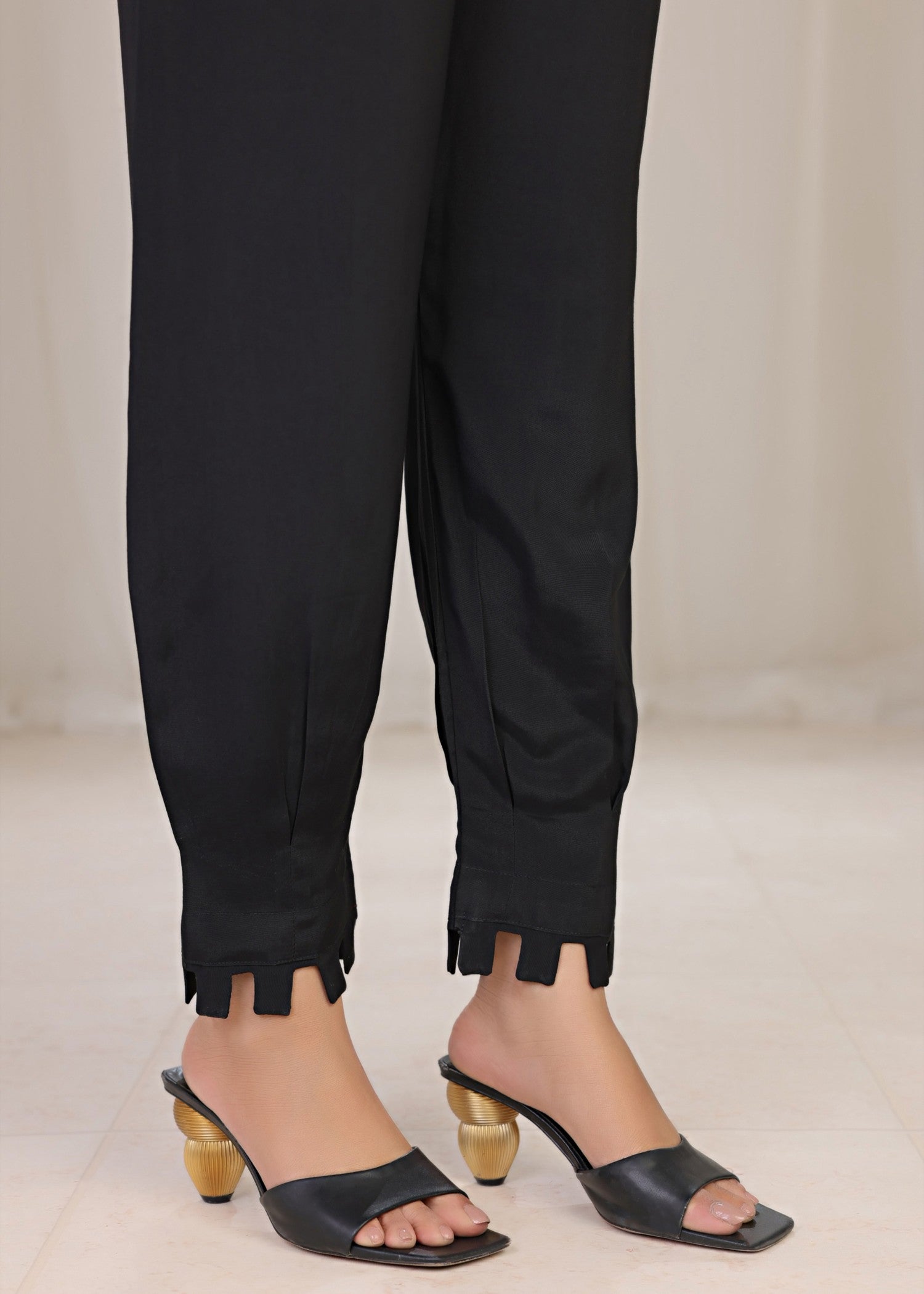 wash & wear Trousers in Black