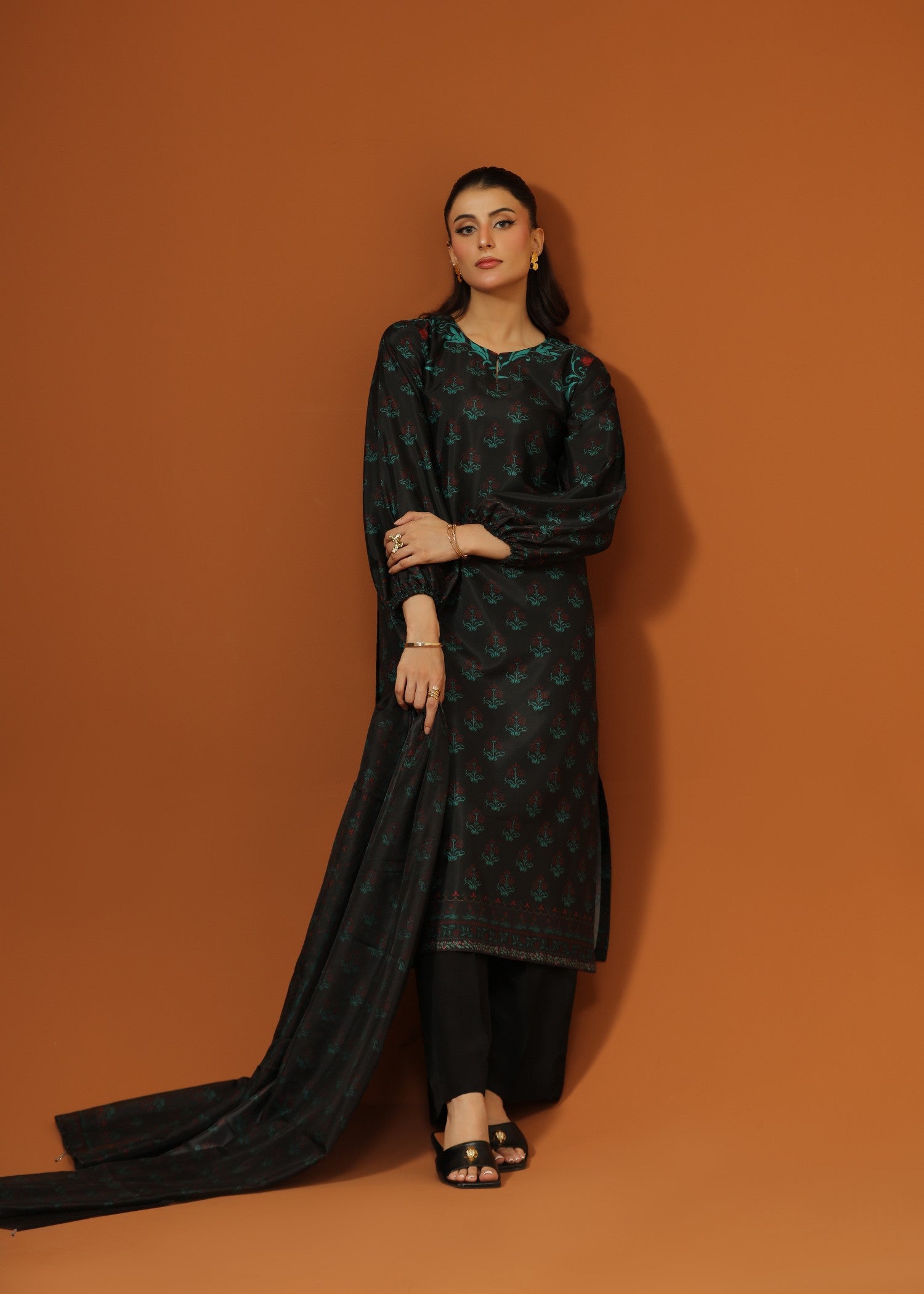 crepe silk Kurta Set in Black