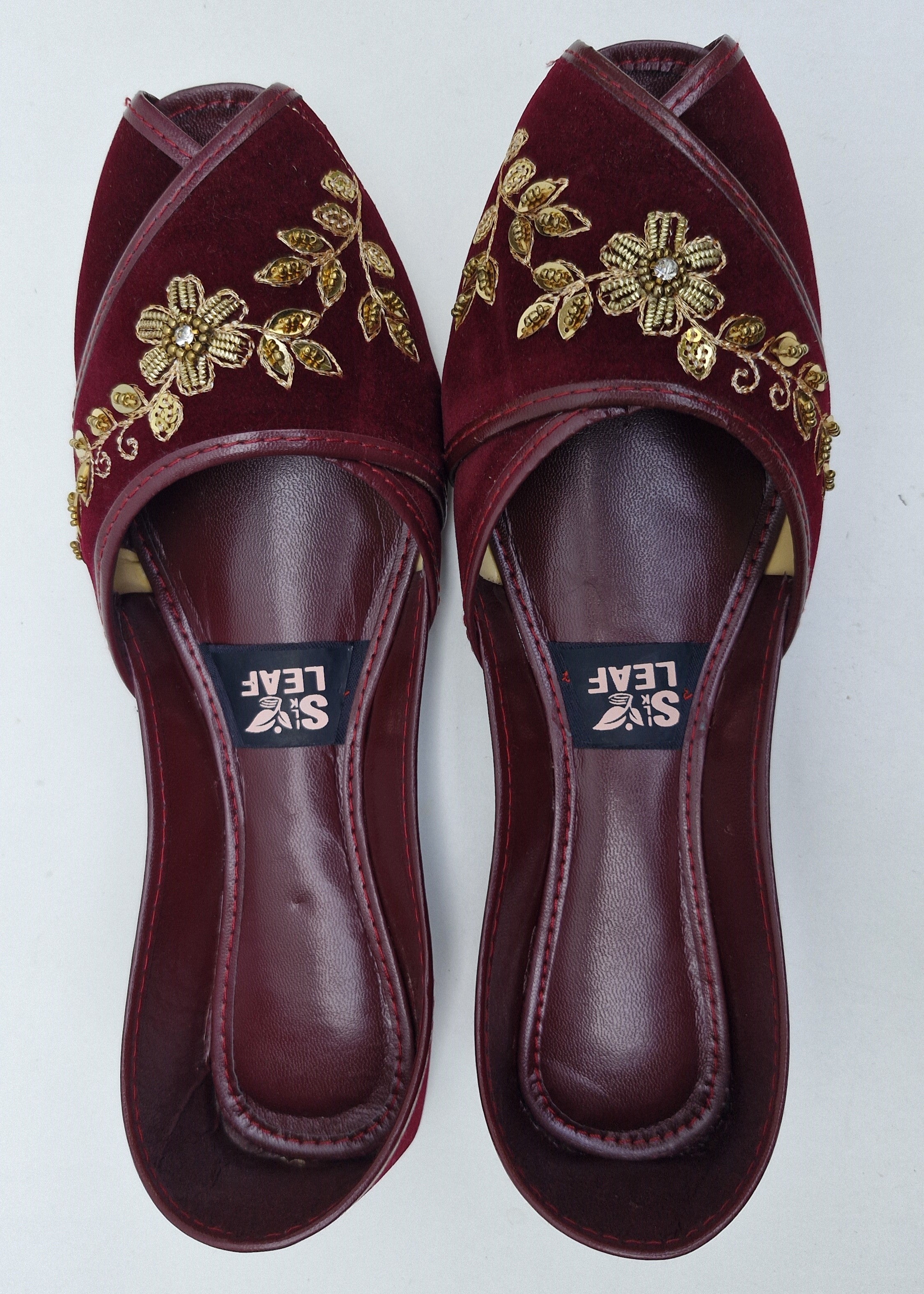 Khussa in Maroon by - High Quality Women Khussa XKE7336