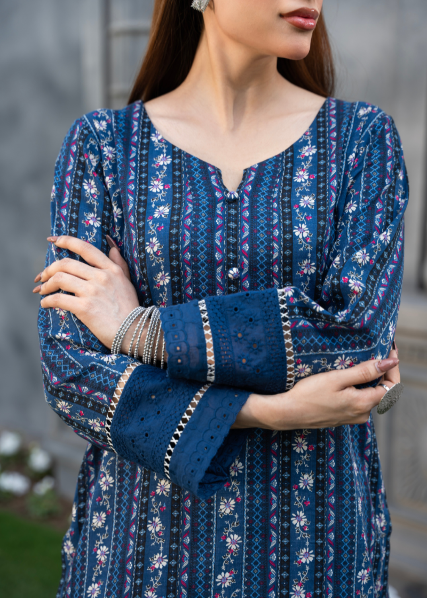 lawn Kurta Set in Navy blue, ivory