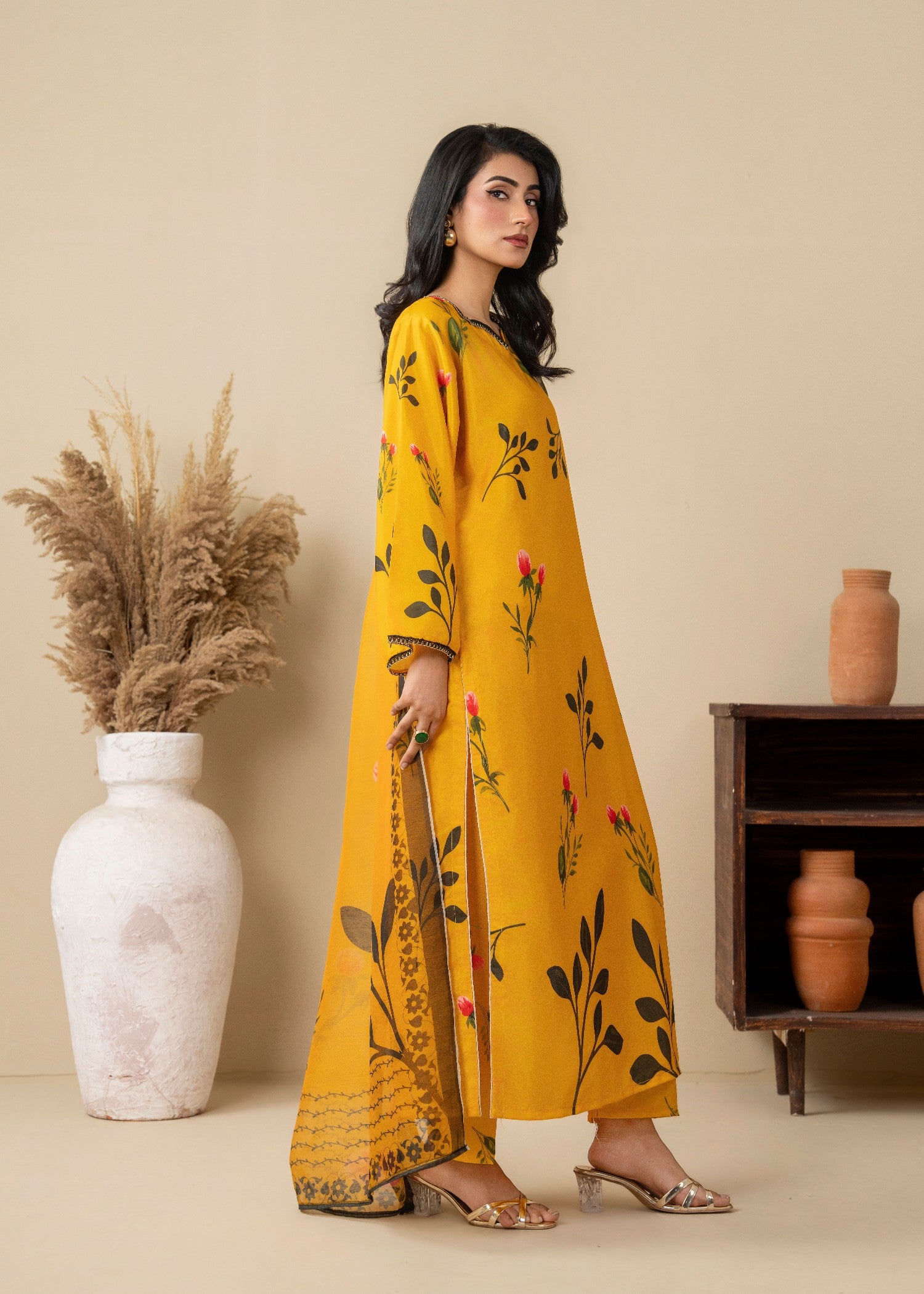 silk grip Kurta Set in Gold