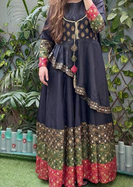 kattan silk Maxi in Black