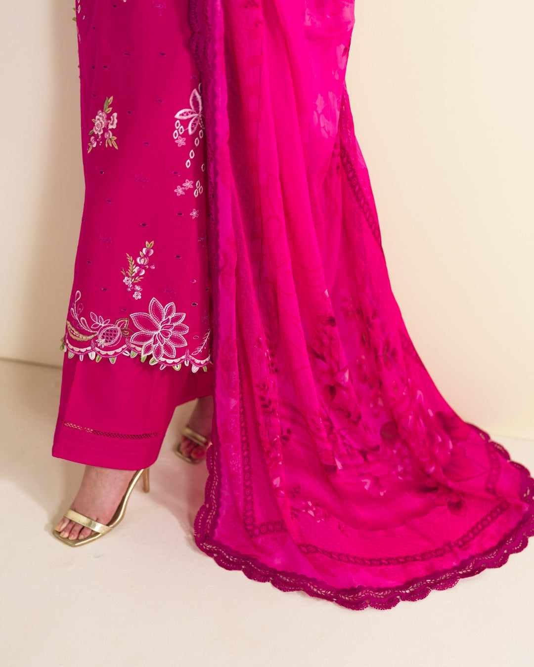 Whispers of Summer Luxury Lawn – CECILY