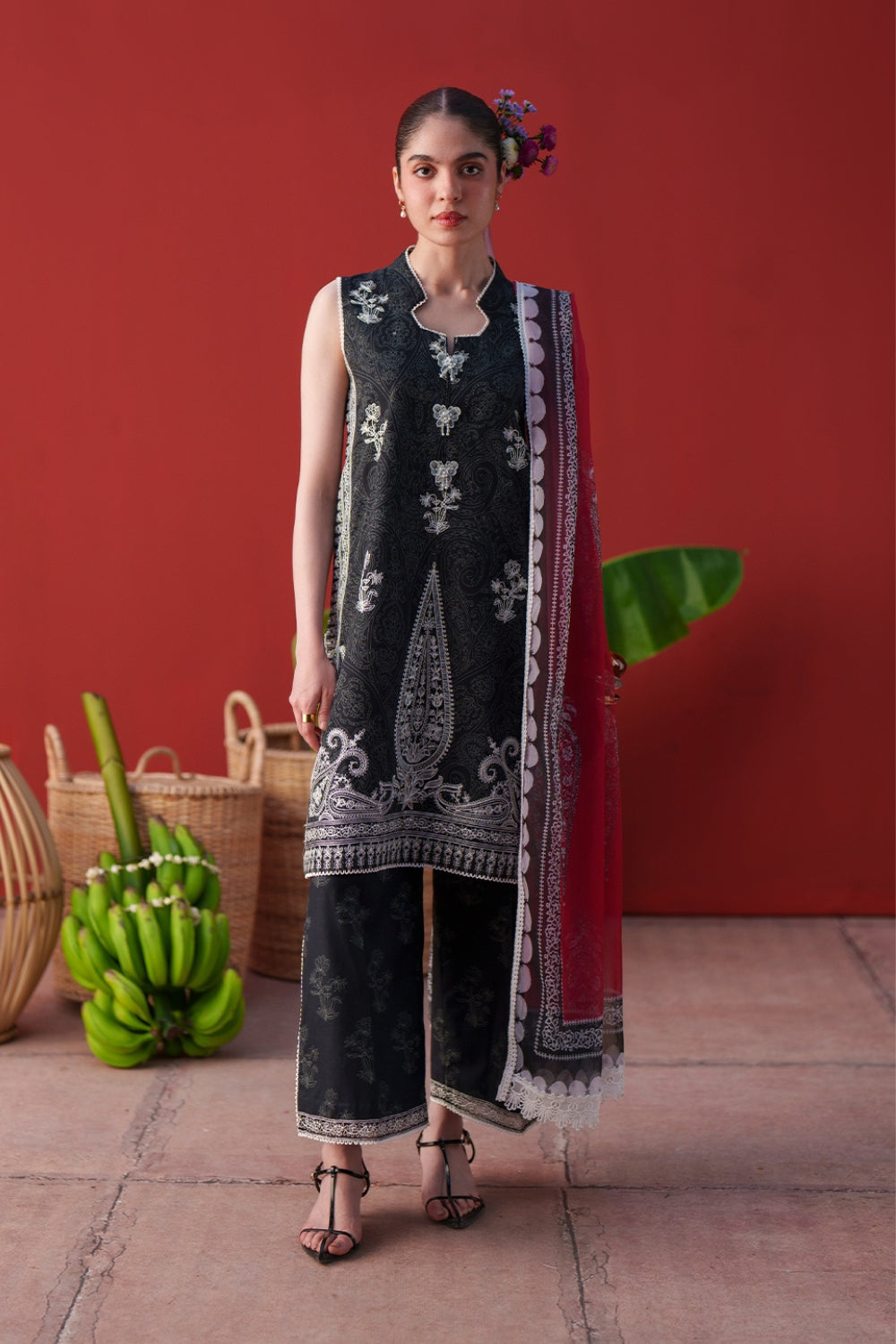Laanem Luxury Lawn – NERAYA-B-SRL26-07