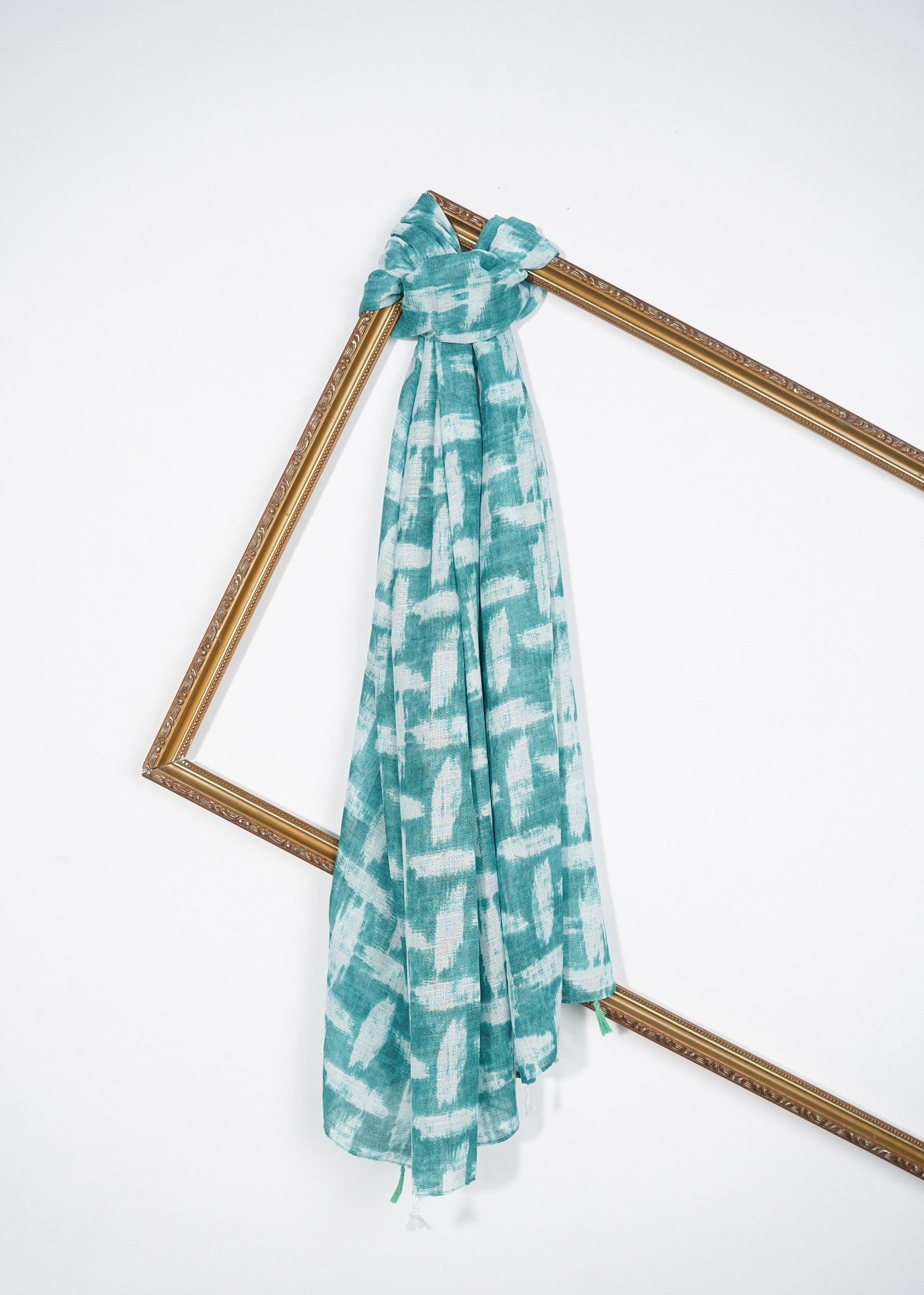 slub lawn Hijab in White, ice blue
