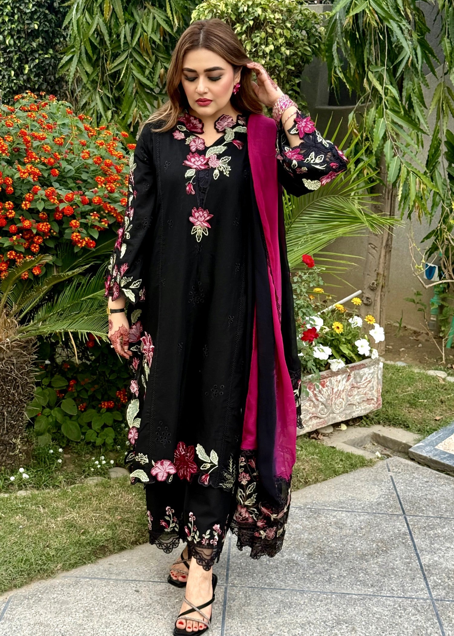 lawn Kurta Set in Blush pink, jet black