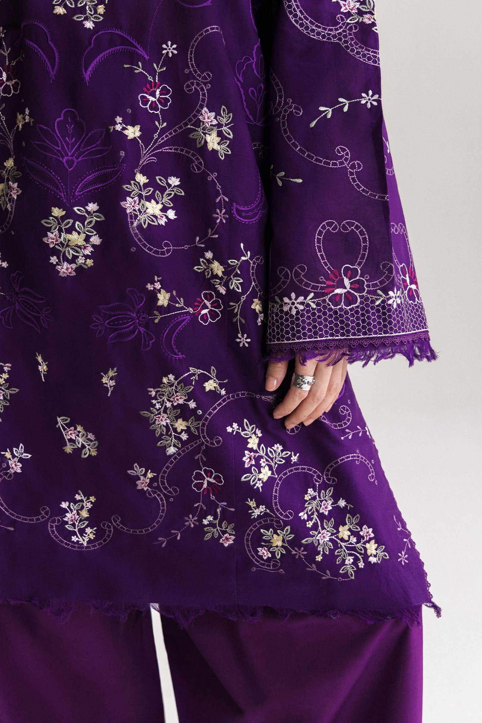 Coco Lawn Edit II – Eira-10B