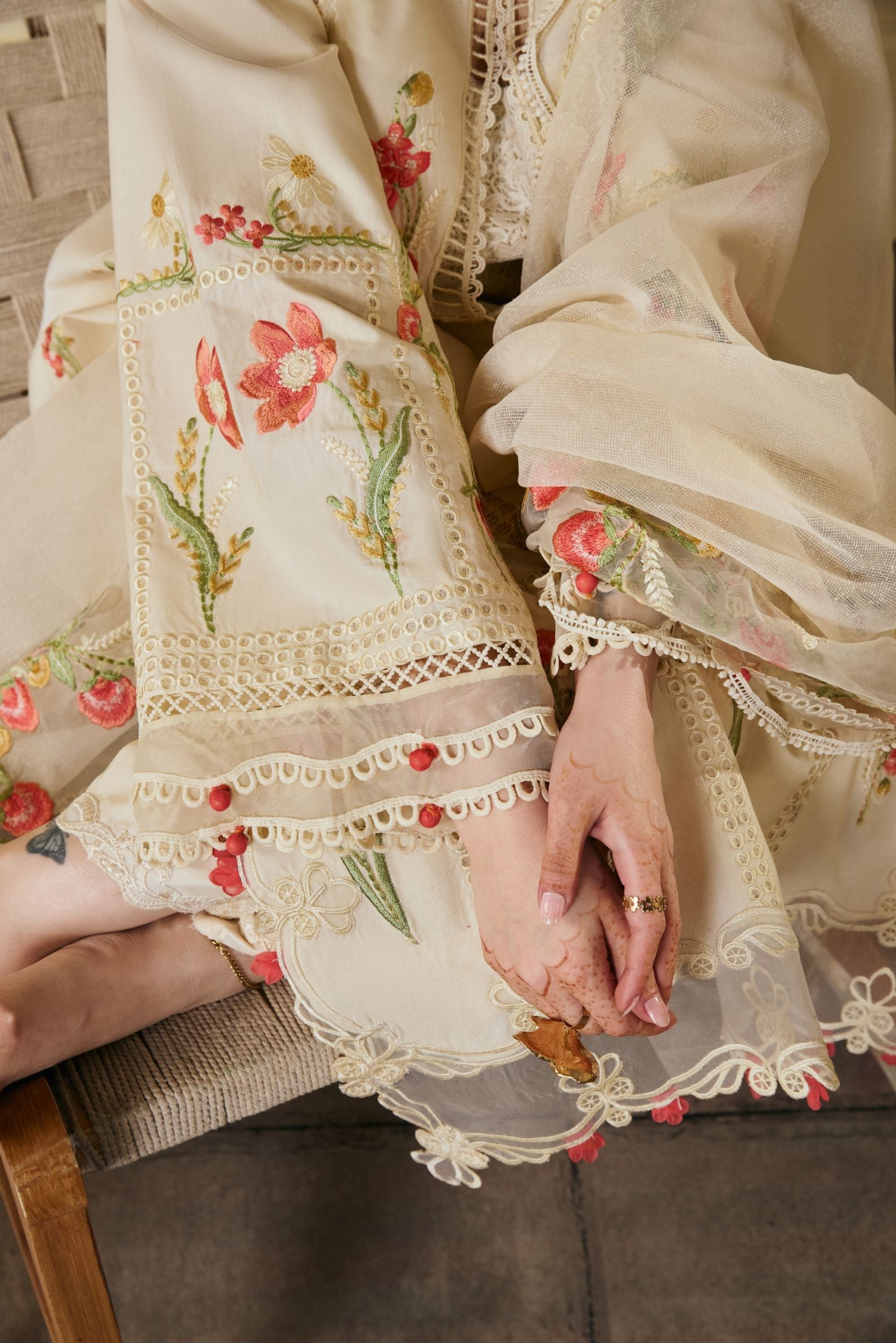 Eid Luxury Lawn – Hala