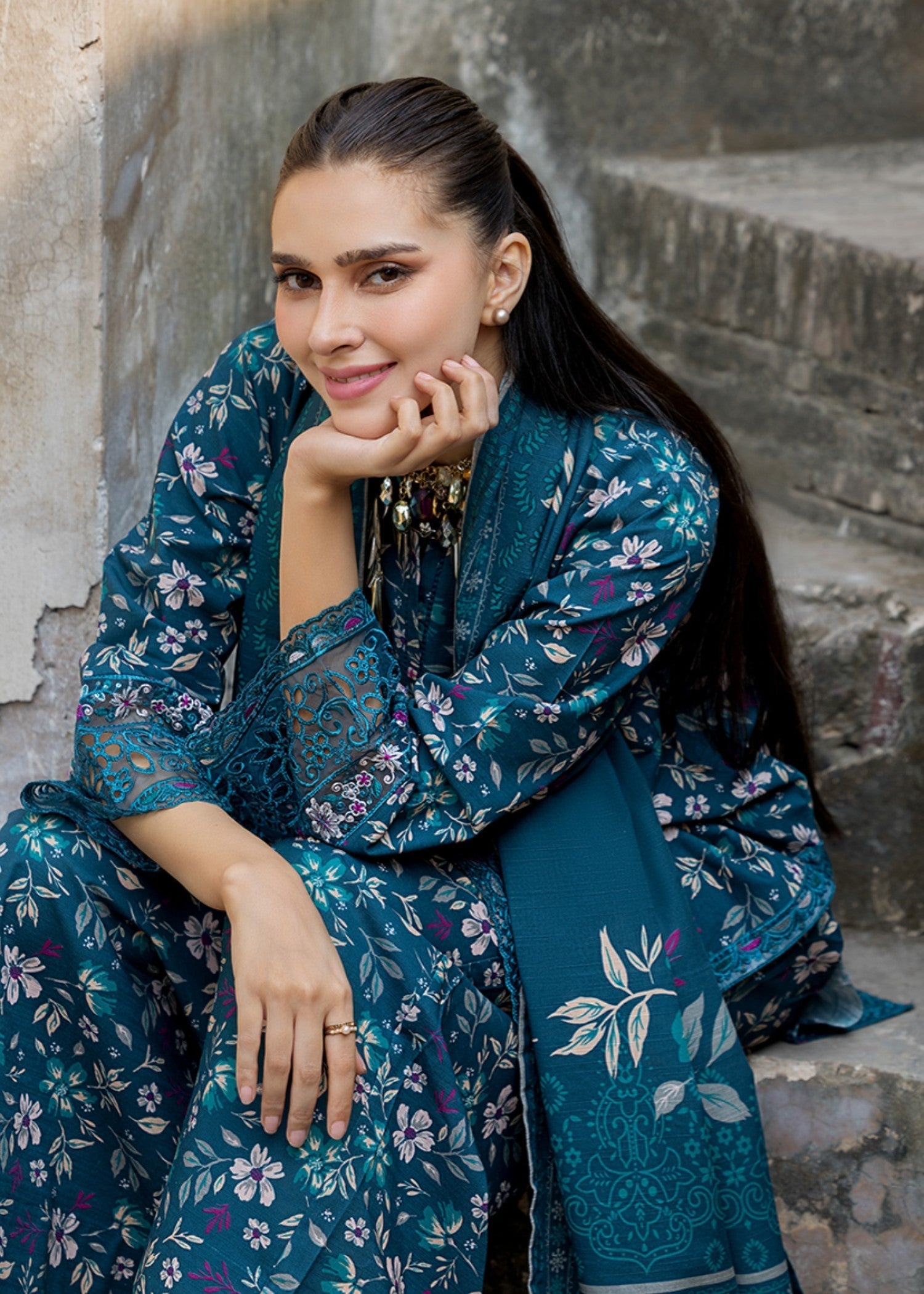 khaddar Kurta Set in Sapphire blue