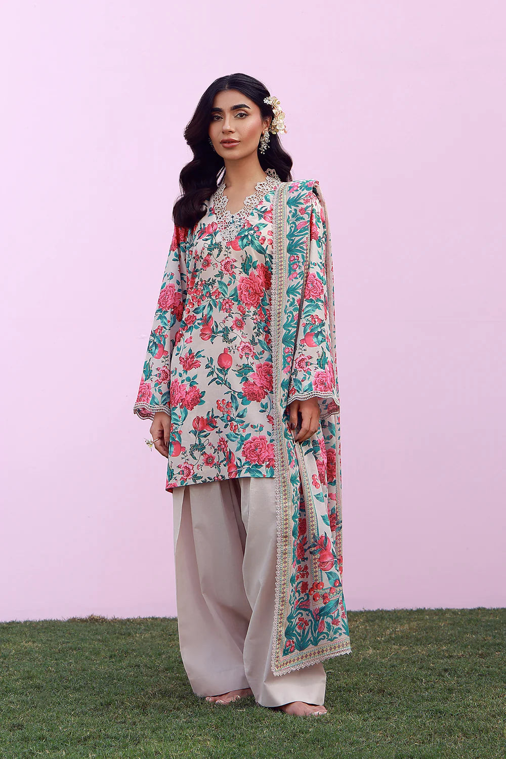 Mirha Lawn – Ivory Bloom