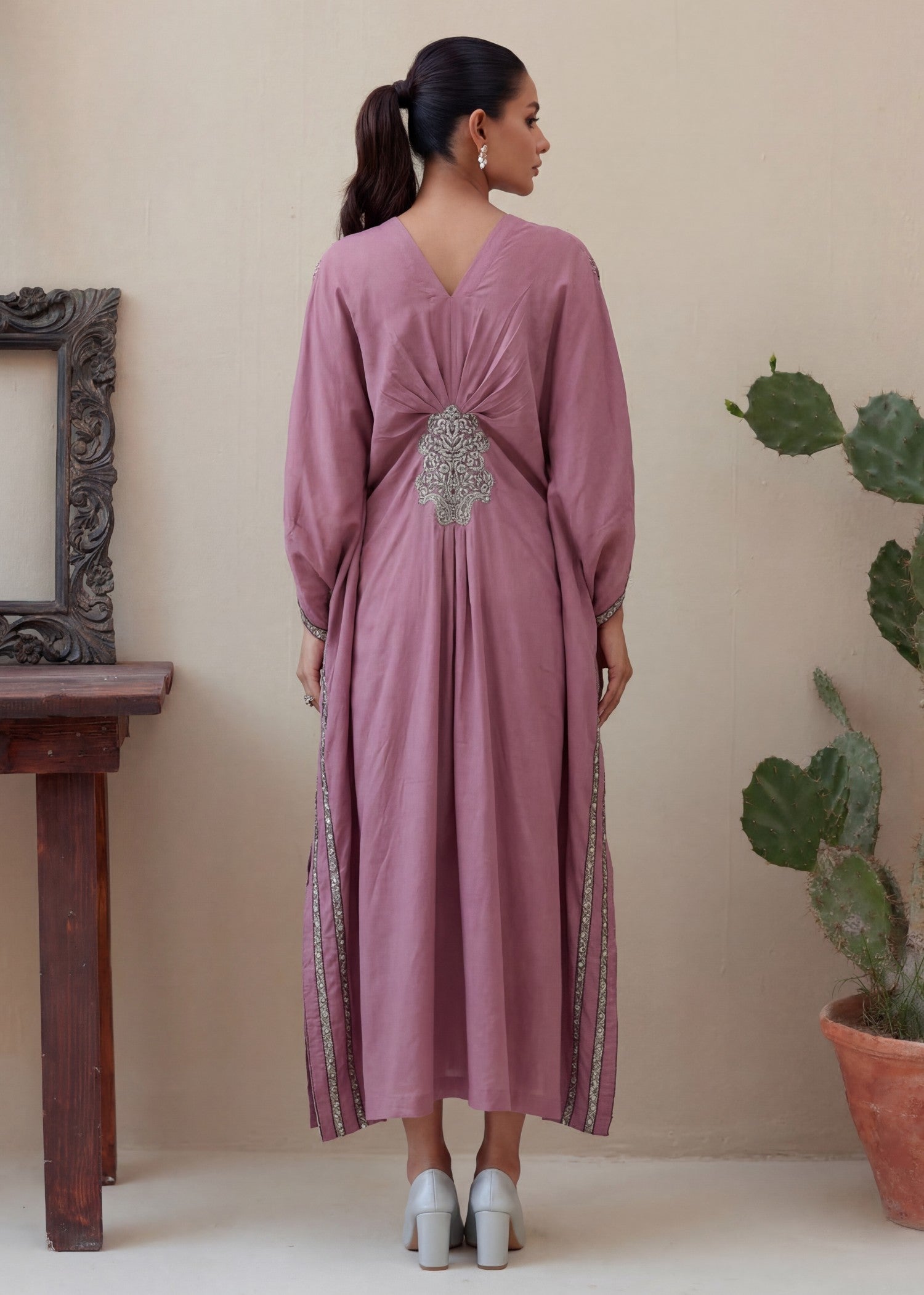 lawn Kaftan in Zinnia pink