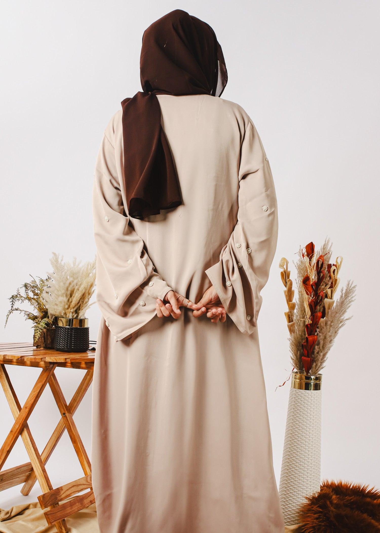 nidha Abaya in Camel brown, beige