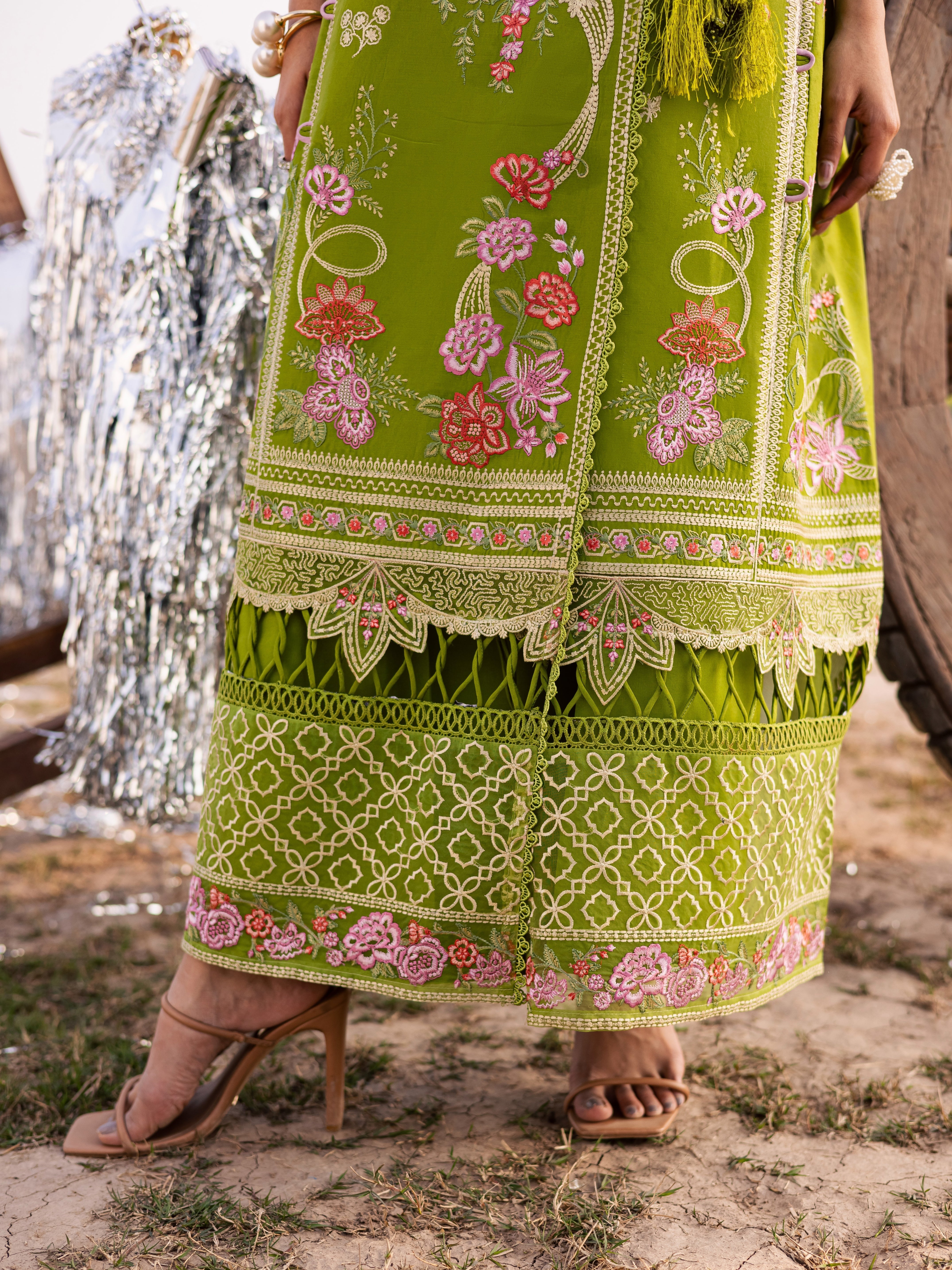 Dil-e-Raqsum Lawn – DQ-09