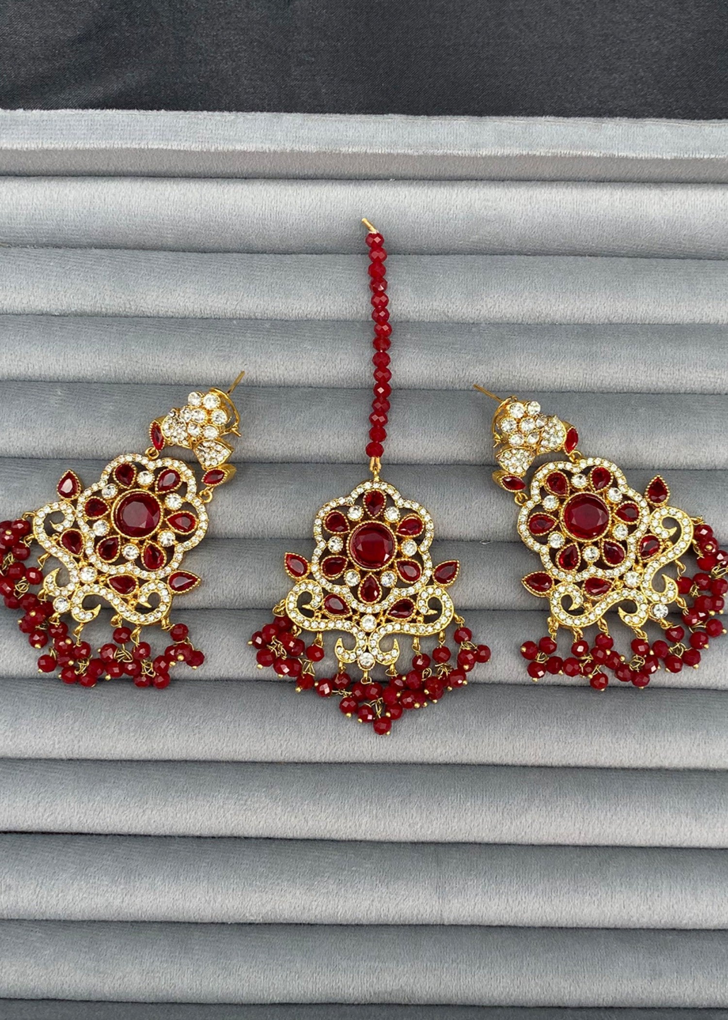 Jewelry Set in Ruby red Color by - Trendy Women Jewelry Set SAY1303